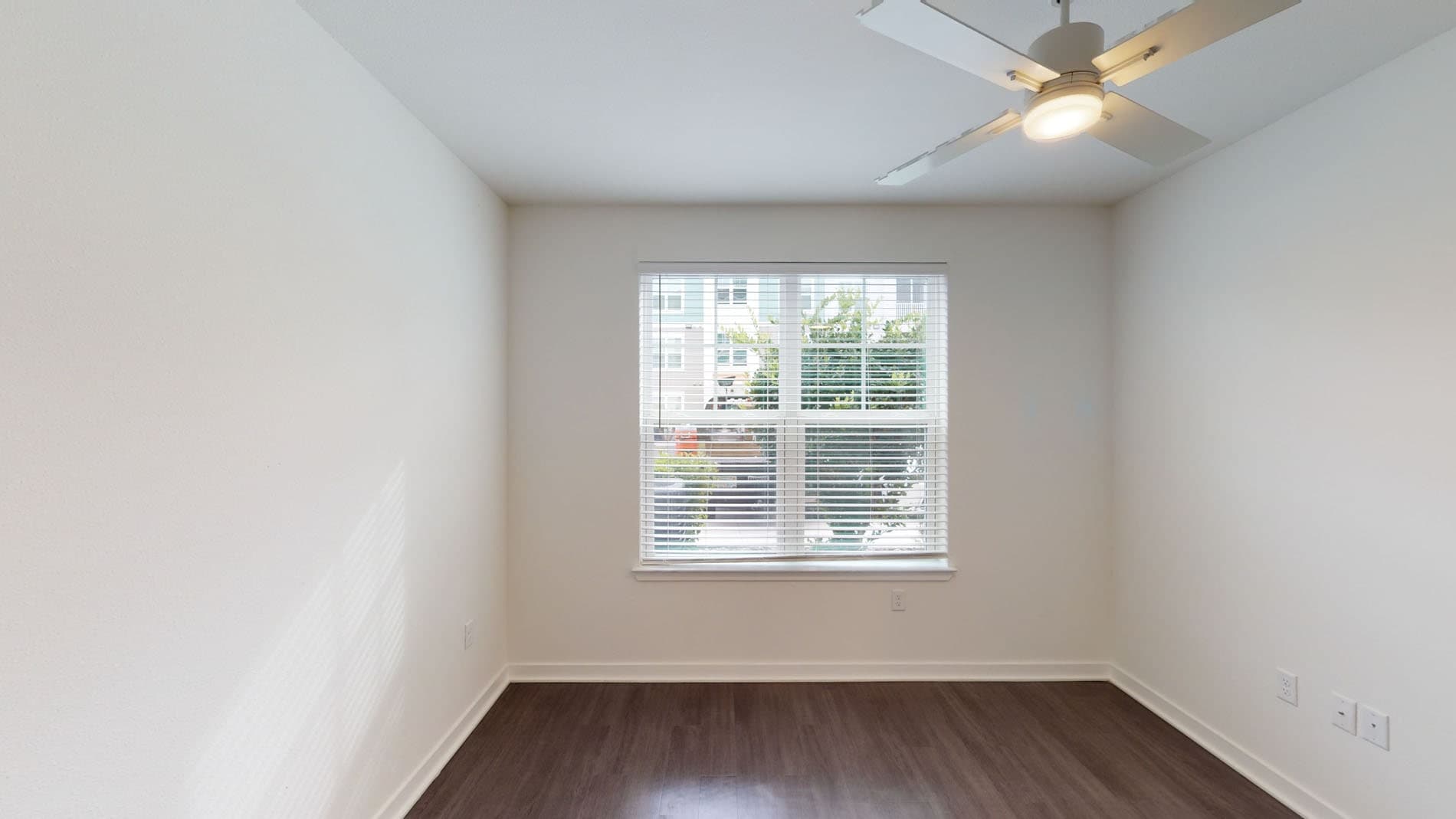 Essex Luxe Apartments 4 of 5