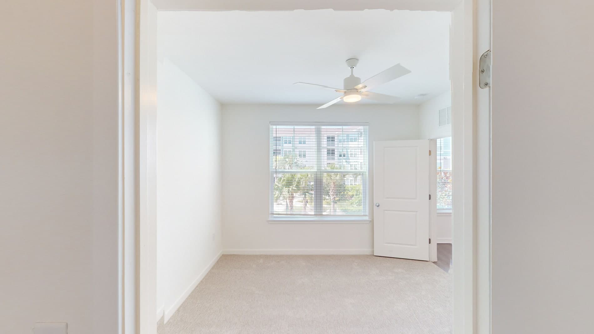 Essex Luxe Apartments 4 of 5