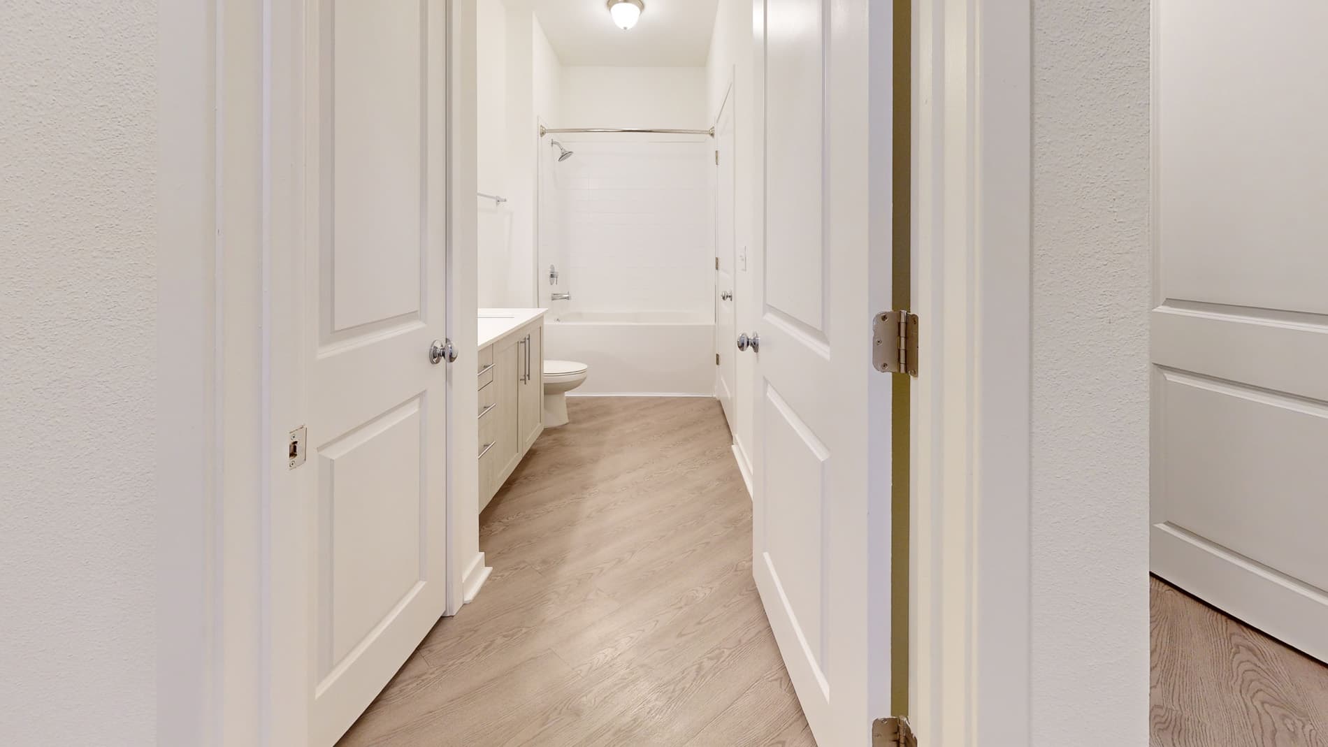 Essex Luxe Apartments 4 of 5