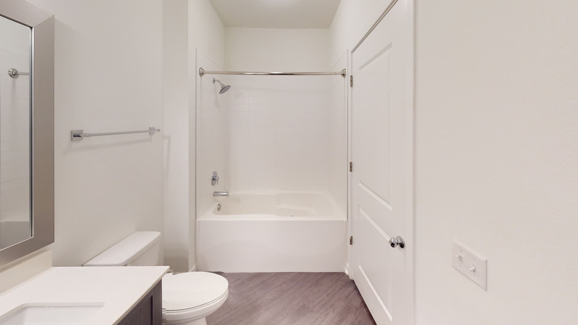 Essex Luxe Apartments 4 of 5