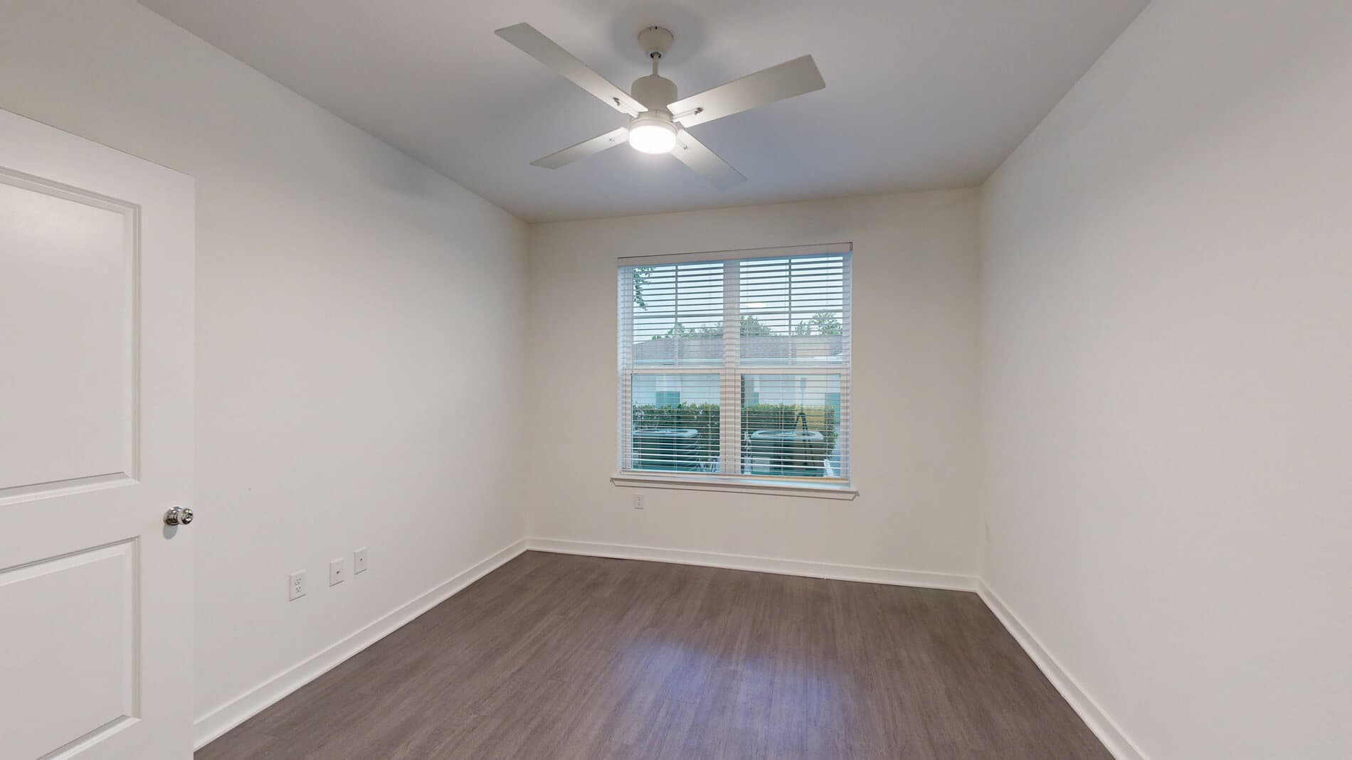 Essex Luxe Apartments 4 of 5
