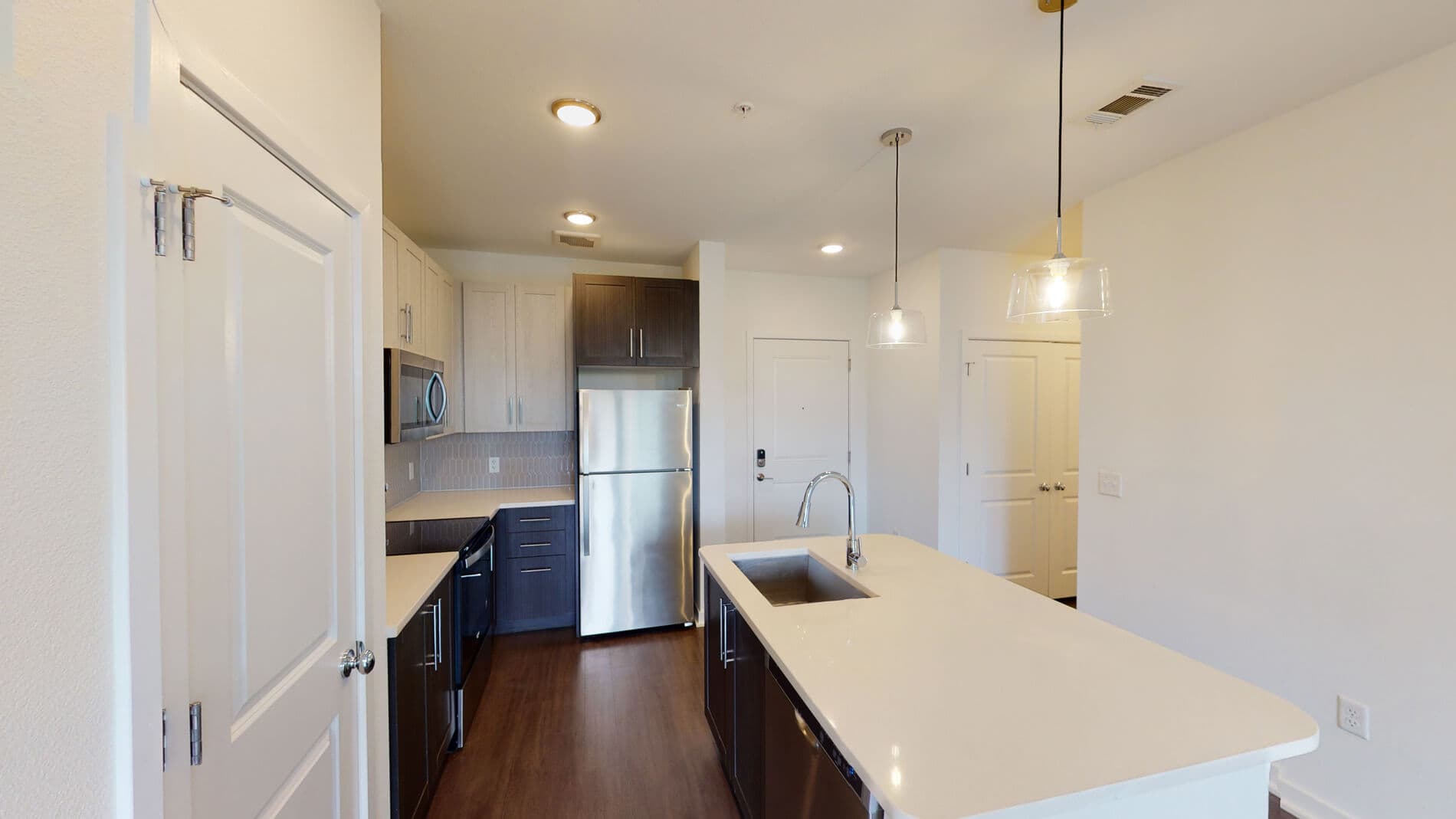 Essex Luxe Apartments 1 of 5