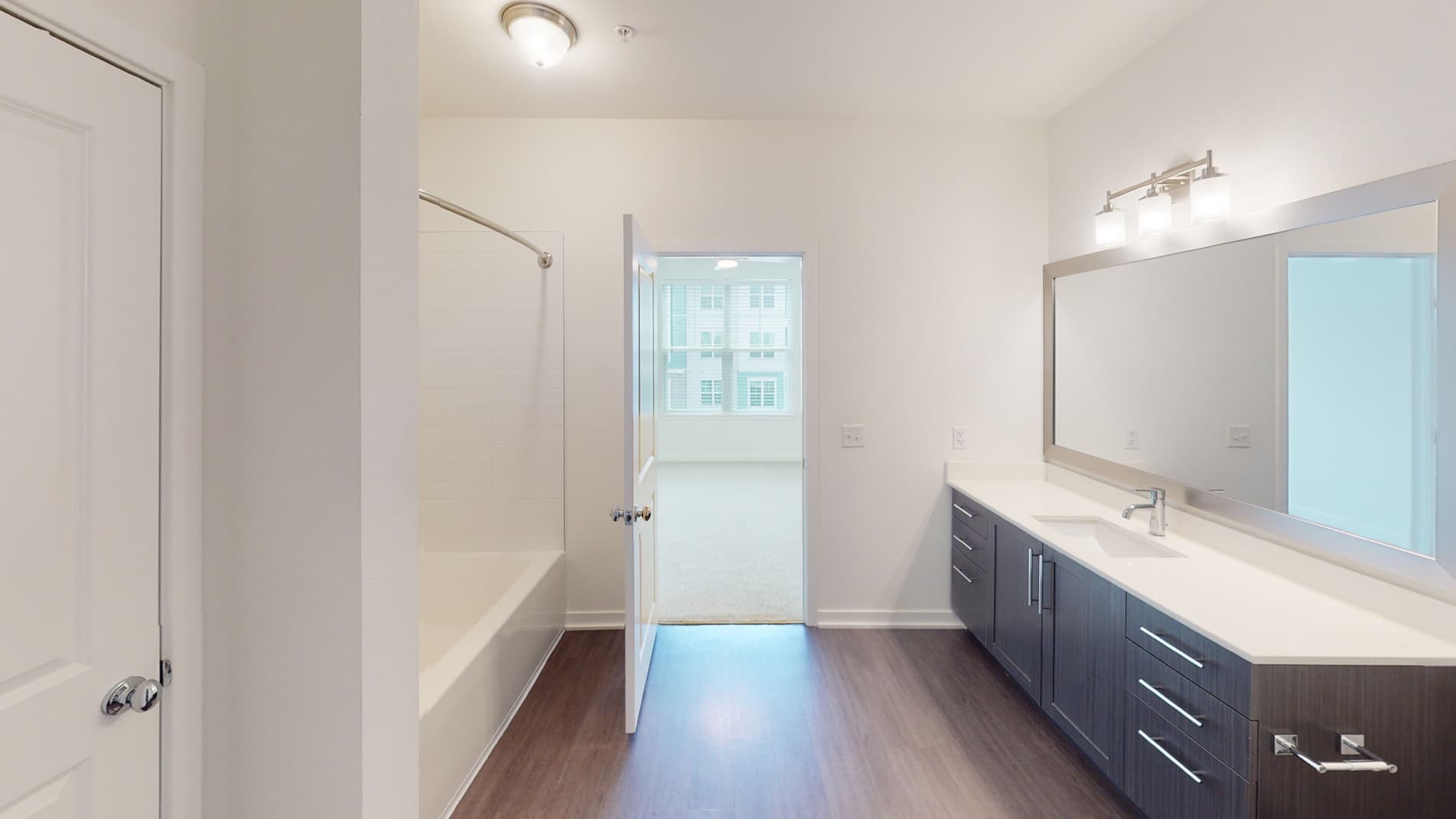 Essex Luxe Apartments 4 of 5