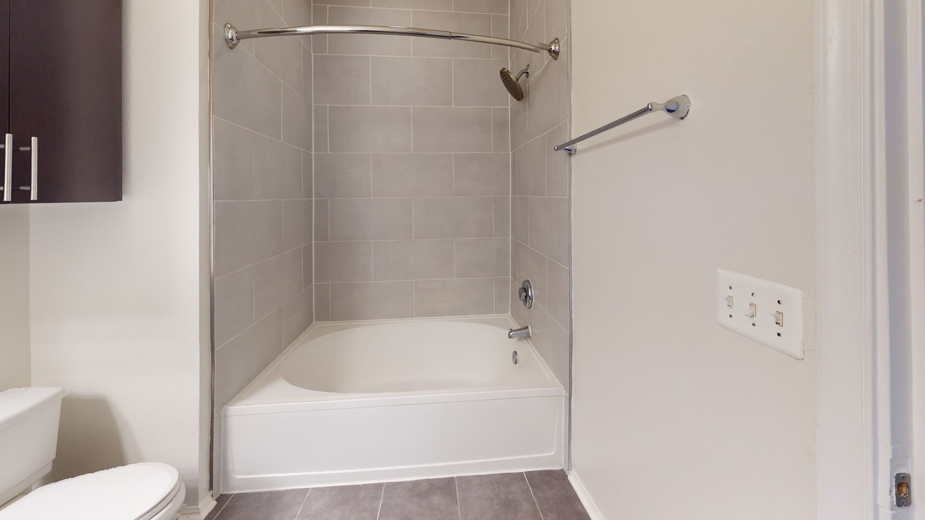 The Courts at Dulles 4 of 5