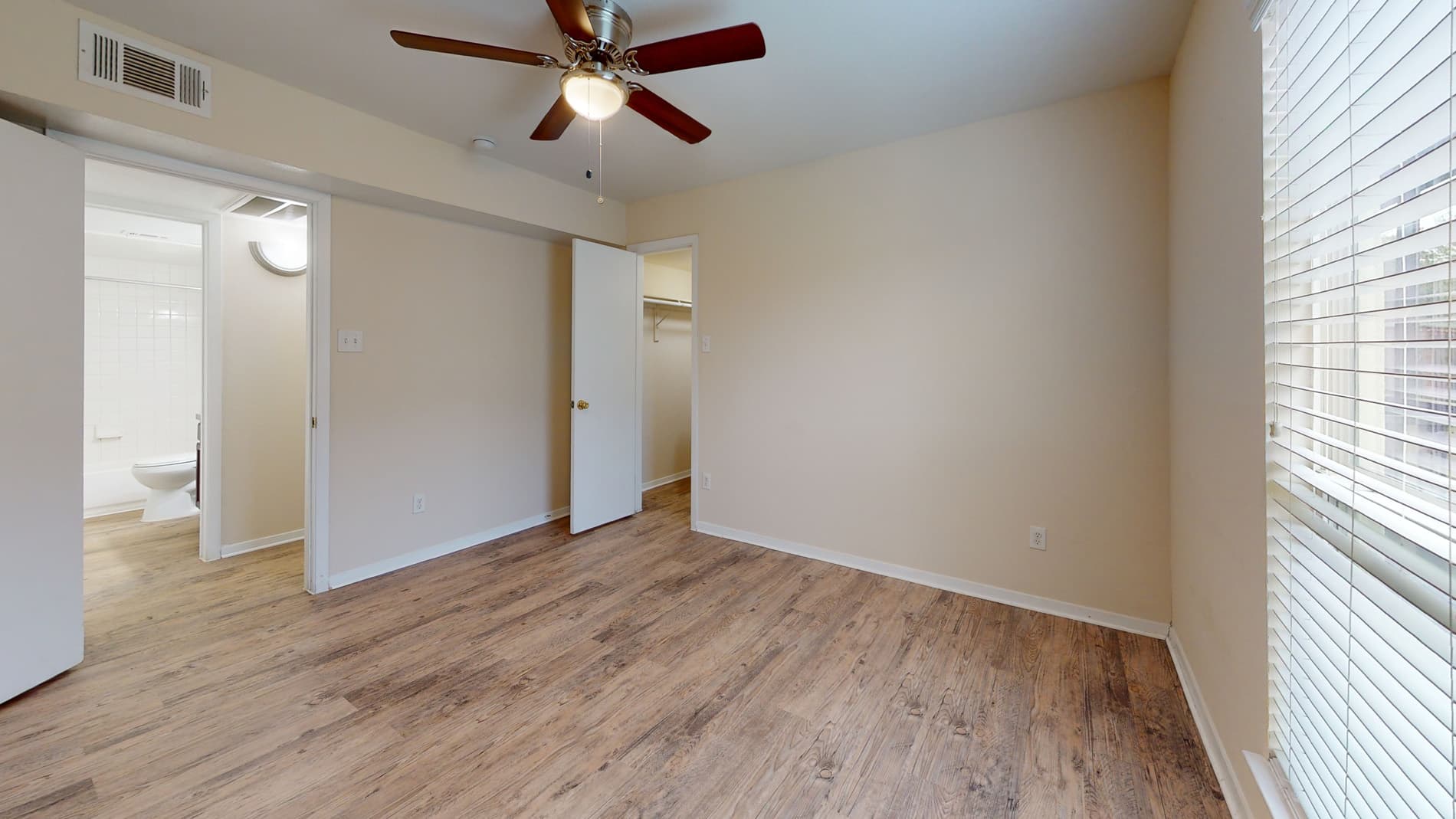Addison Apartments at the Park 3 of 5