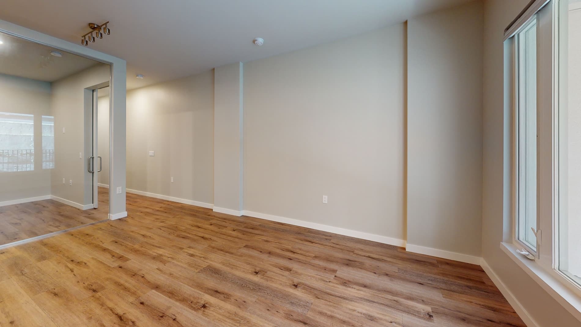 Residences at Lake Merritt 1 of 3