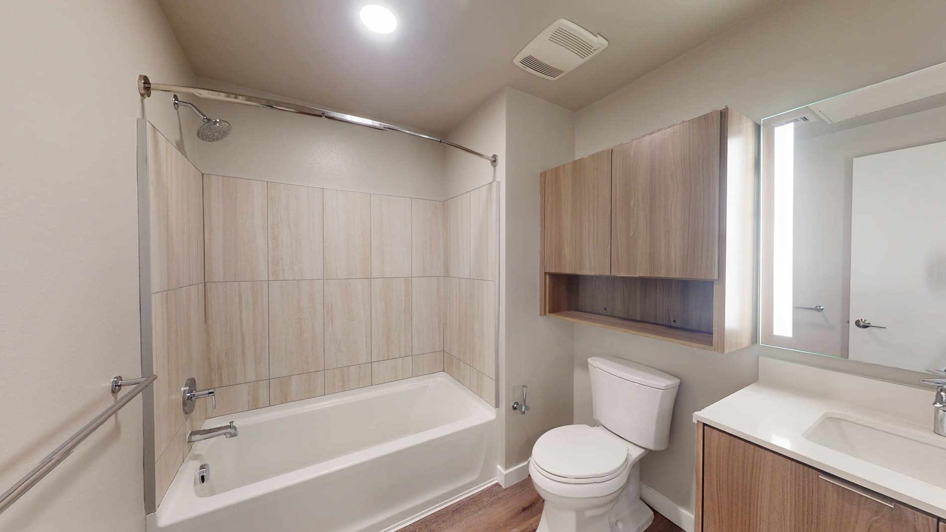 Residences at Lake Merritt 3 of 4
