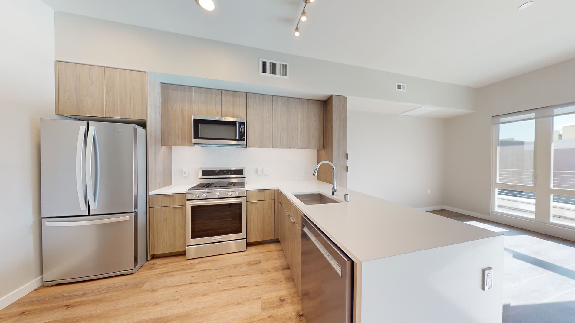Residences at Lake Merritt 1 of 5