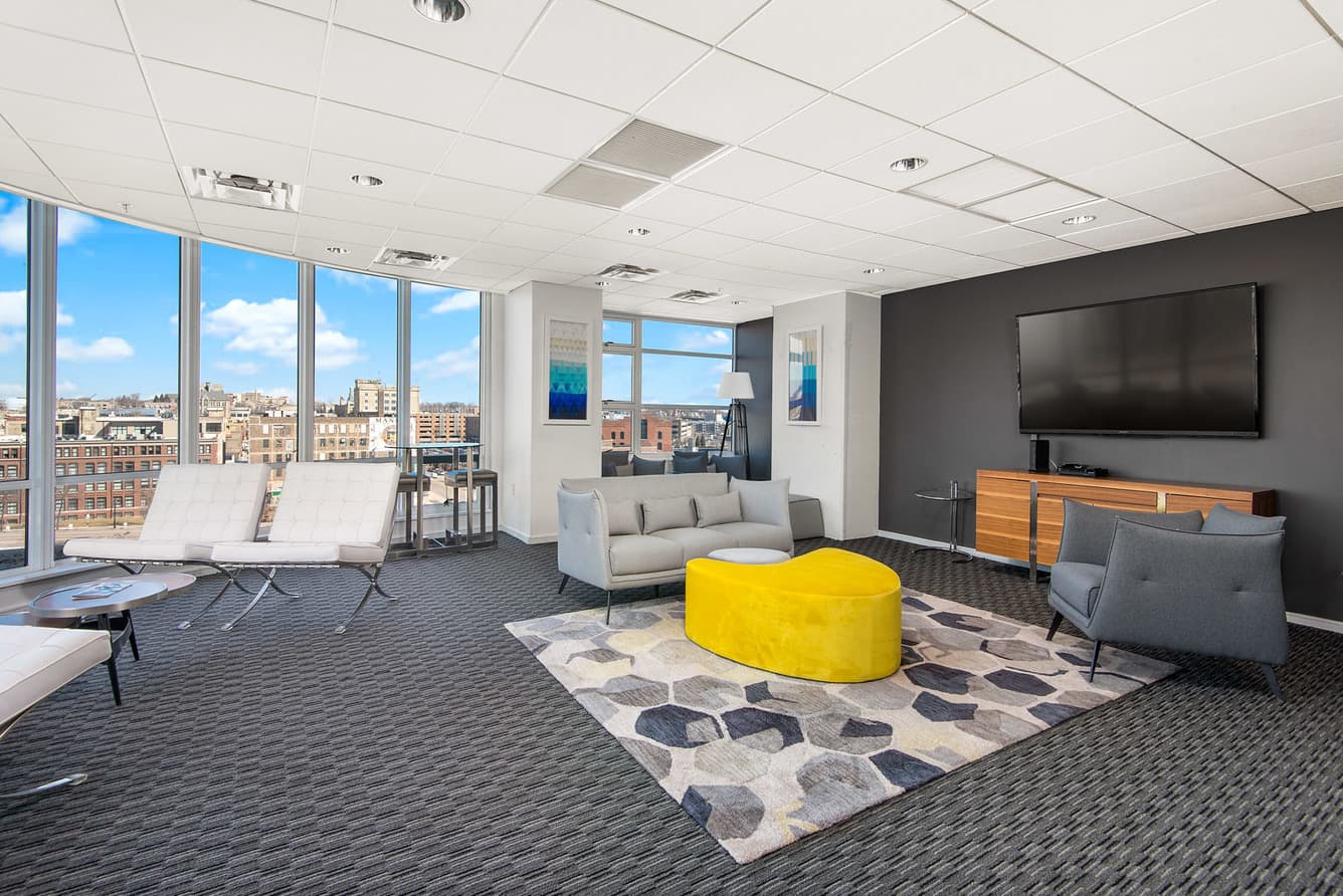 The Moderne Apartments 7 of 17
