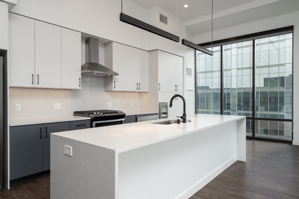 270 Hennepin 10 of 111
