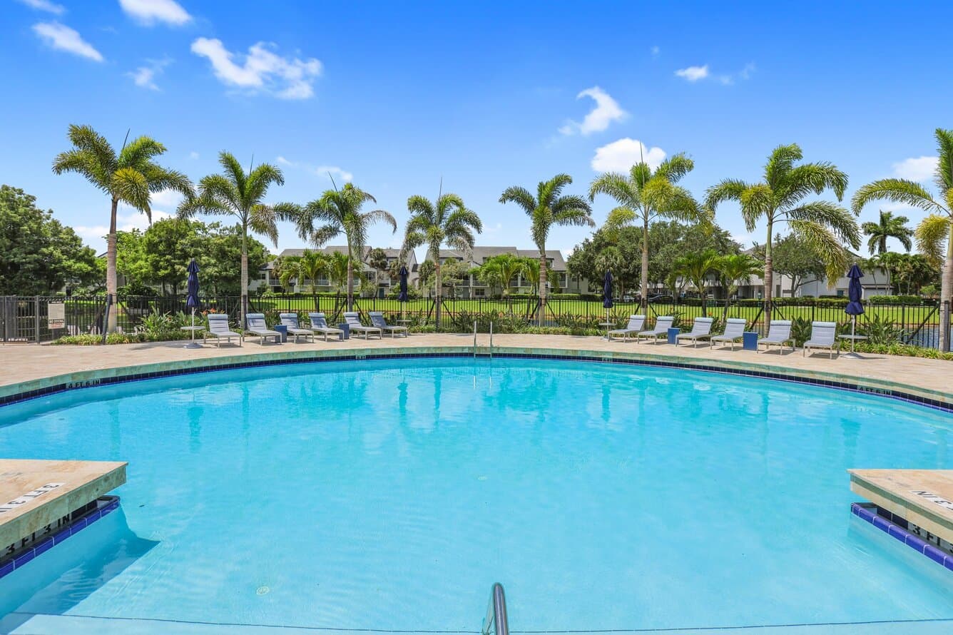 St. Tropez at Plantation 27 of 89
