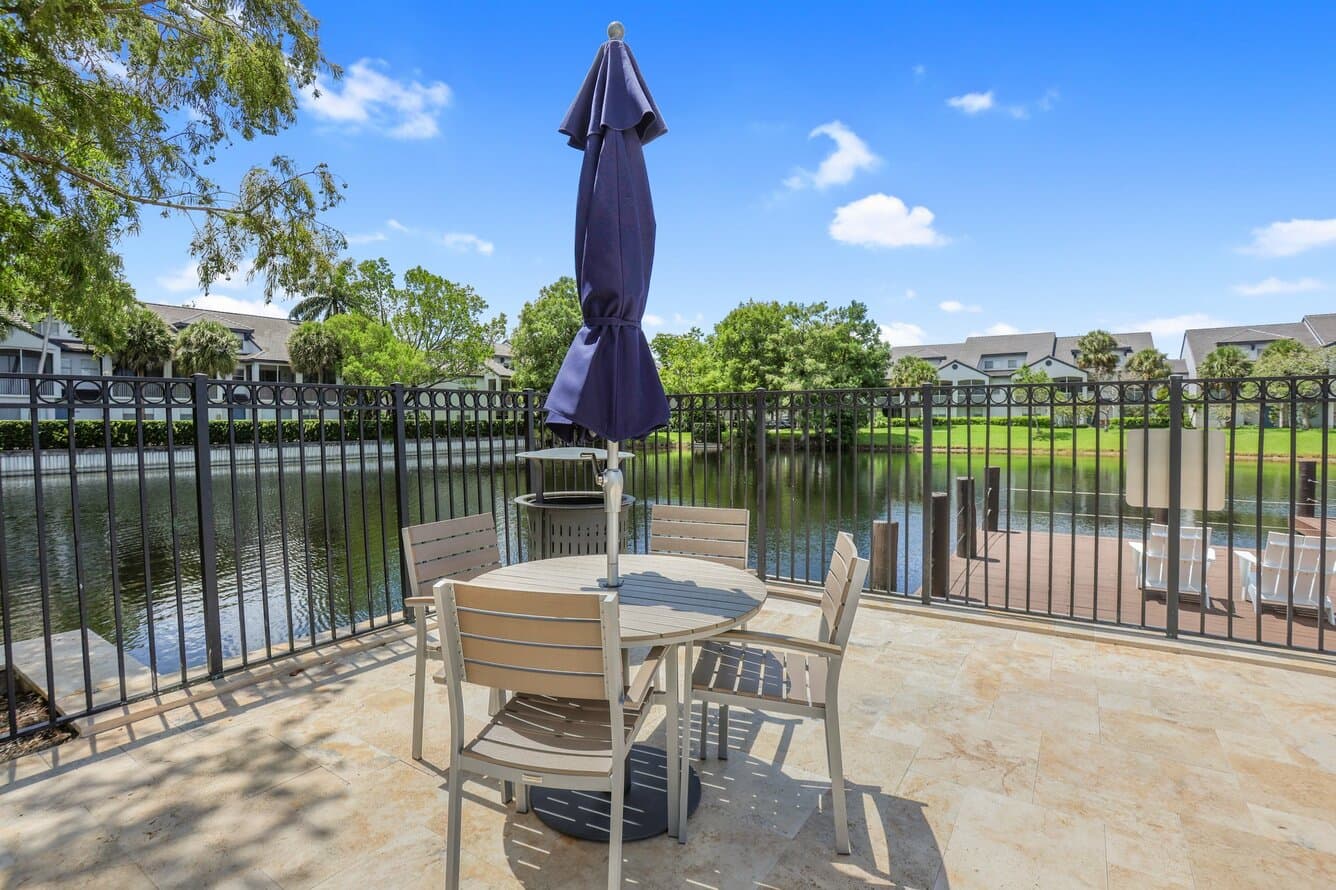 St. Tropez at Plantation 32 of 89