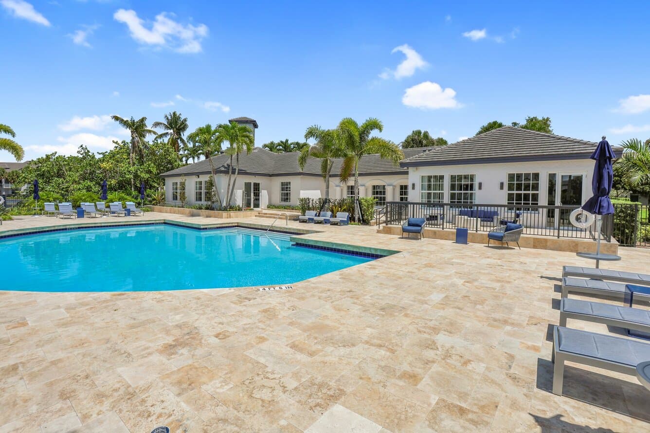 St. Tropez at Plantation 33 of 89