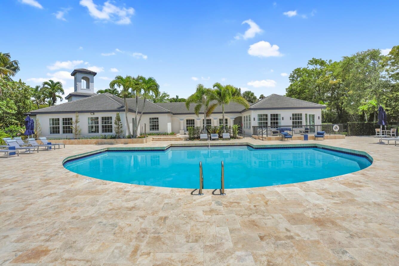 St. Tropez at Plantation 34 of 89