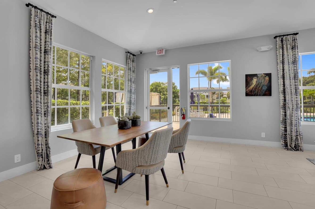 St. Tropez at Plantation 45 of 89