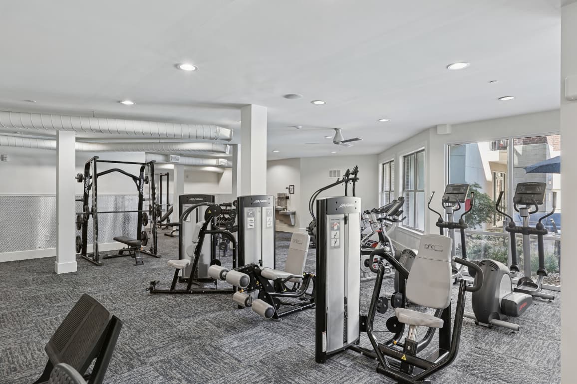 One Metrocenter 7 of 36