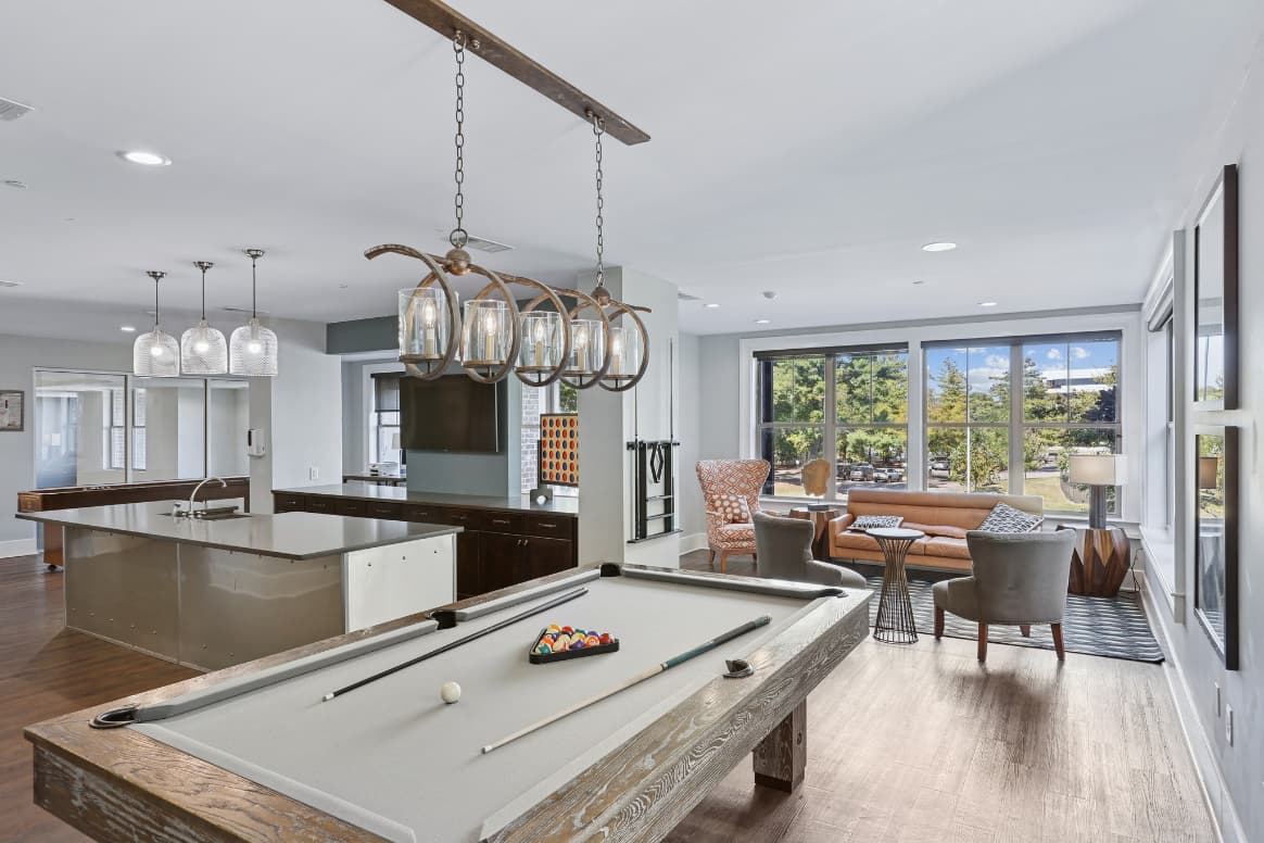 One Metrocenter 9 of 36