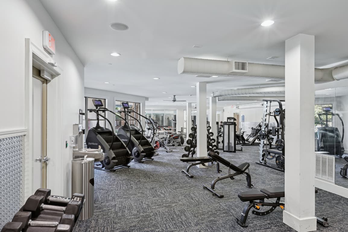 One Metrocenter 6 of 36