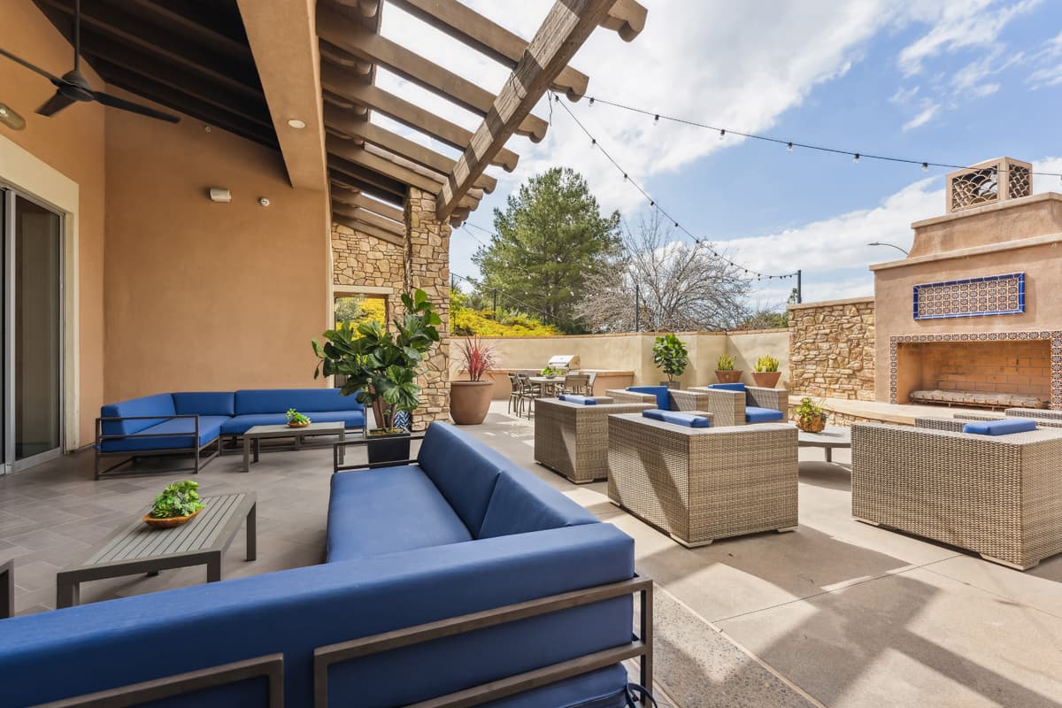 Casa Lago Eastlake 8 of 34