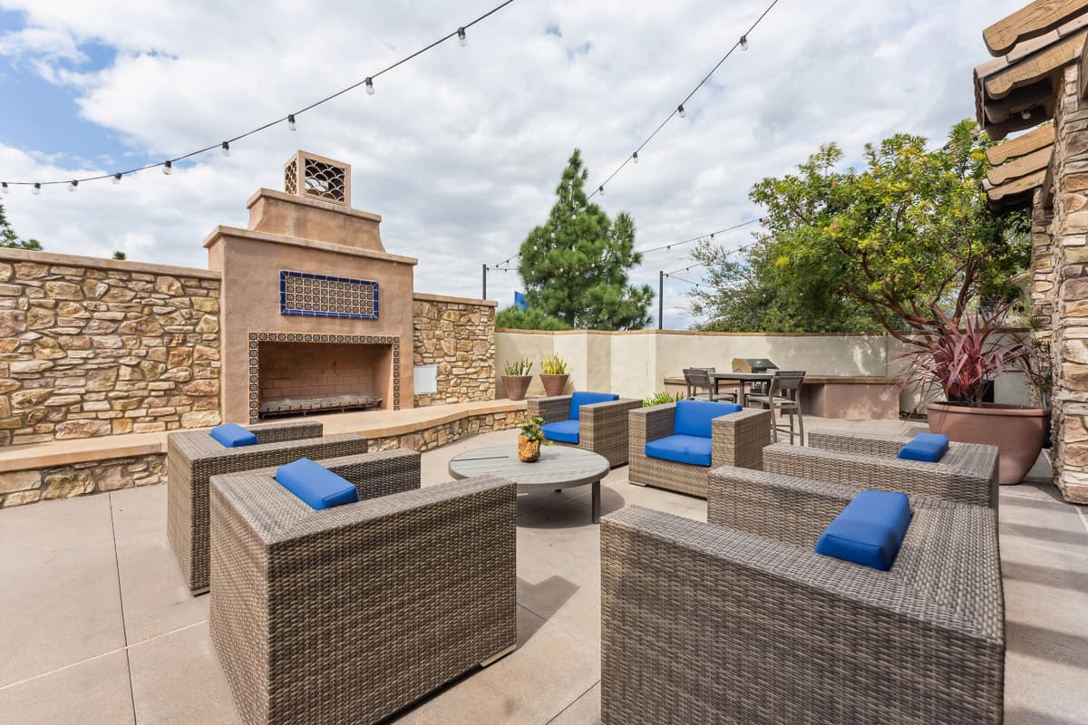 Casa Lago Eastlake 9 of 34