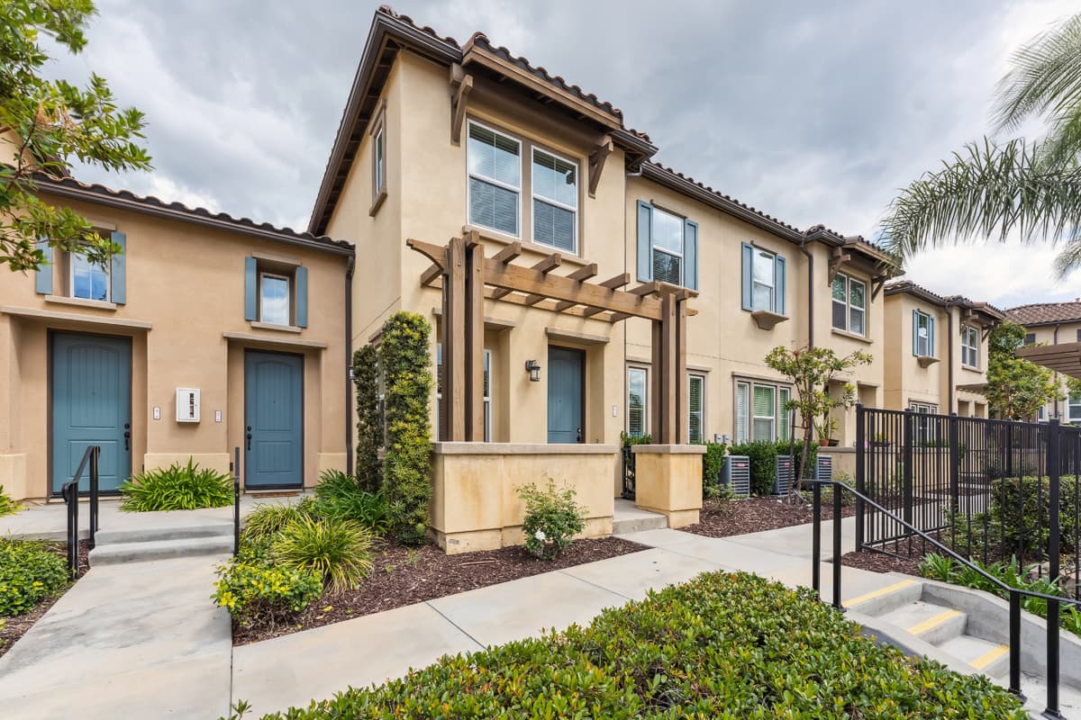 Casa Lago Eastlake 2 of 34