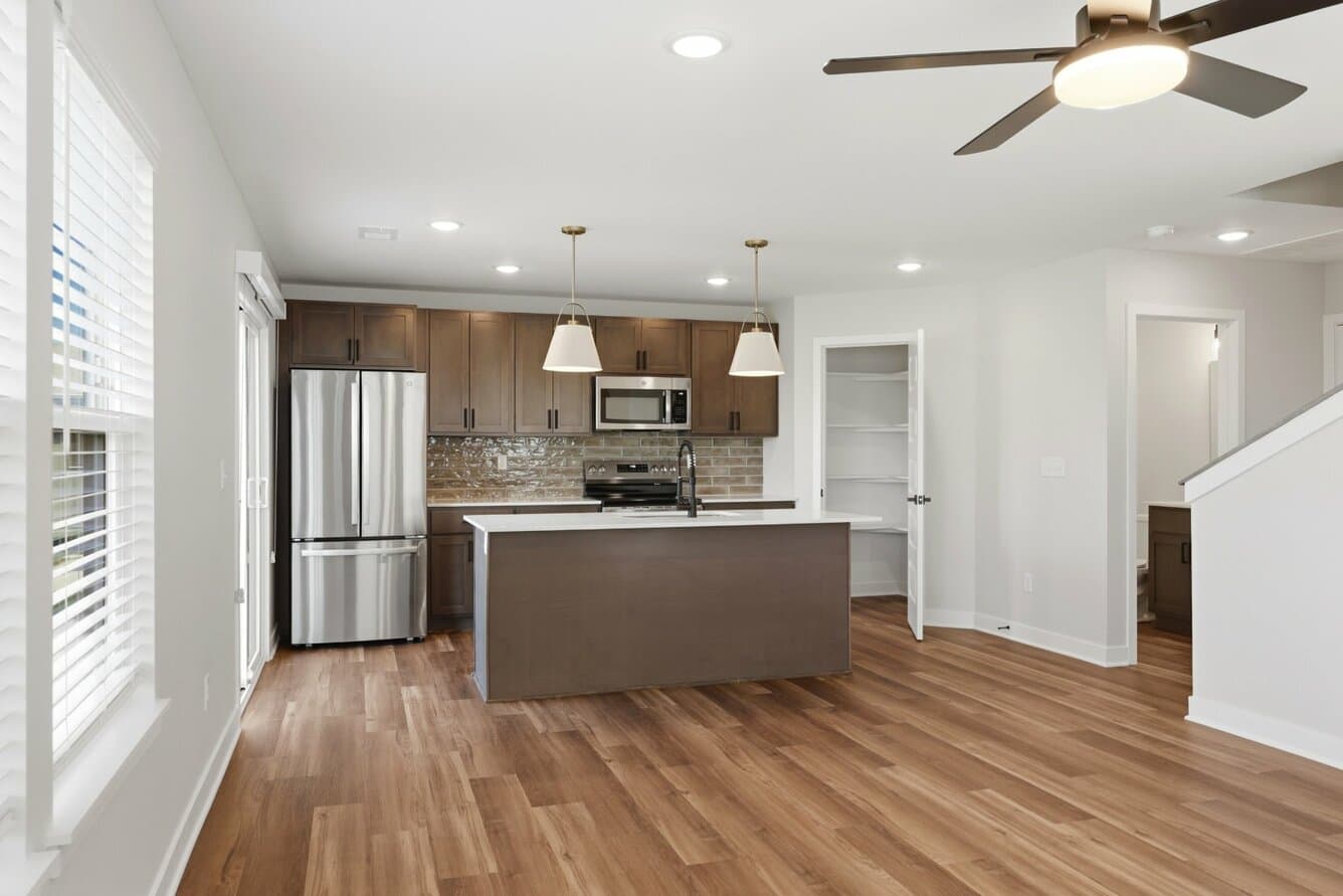 Reserve at Blackwell Living 25 of 70