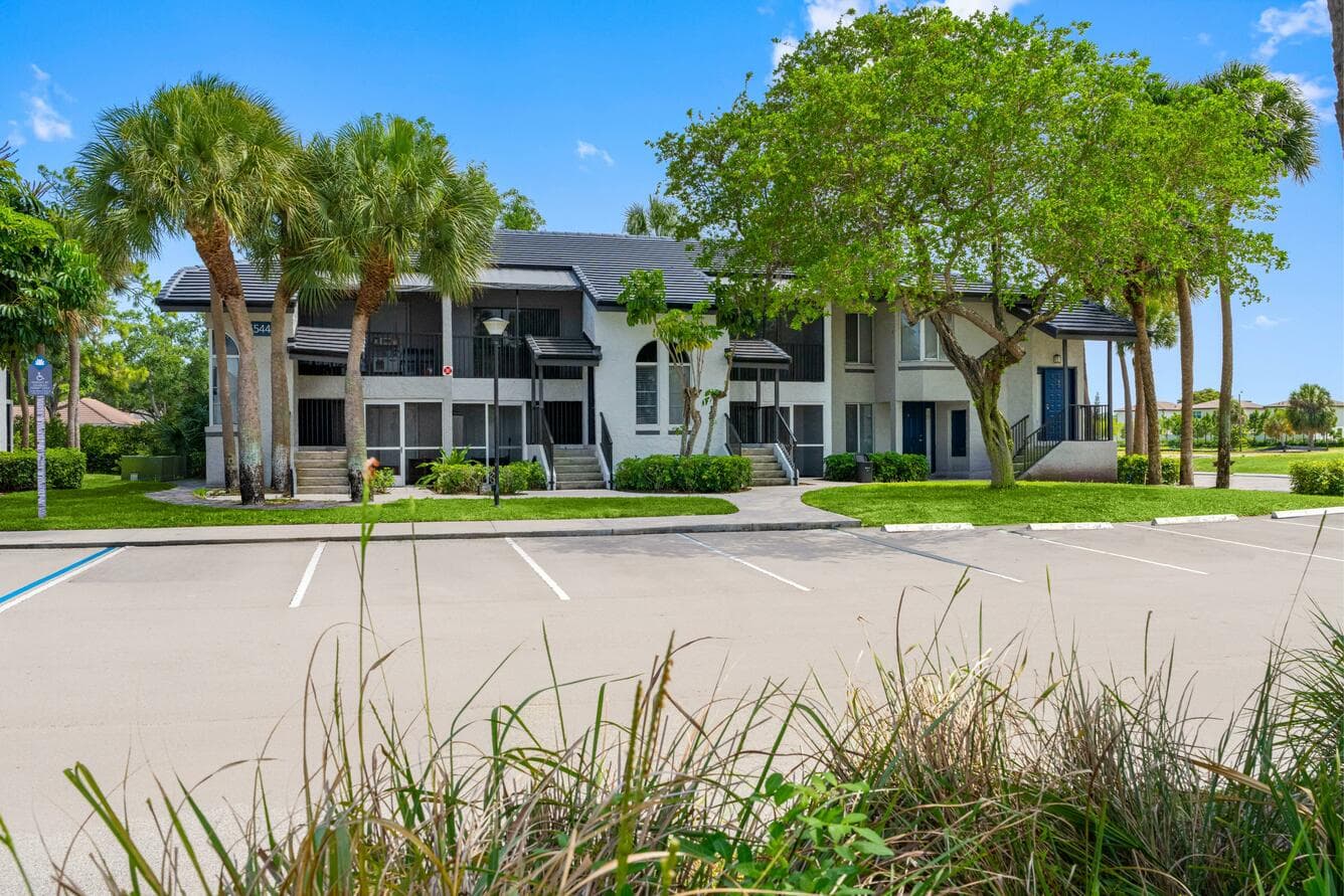 Boca Arbor Club Apartments 35 of 43