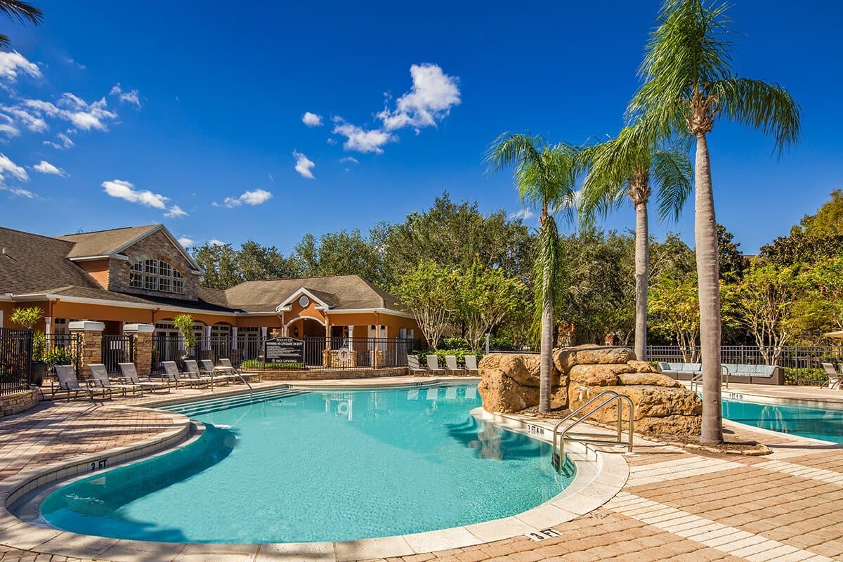 Monaco at Waterford Lakes 1 of 8