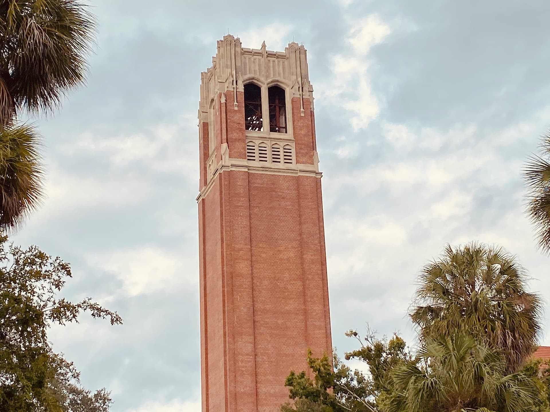 Off-Campus Apartments Near UF