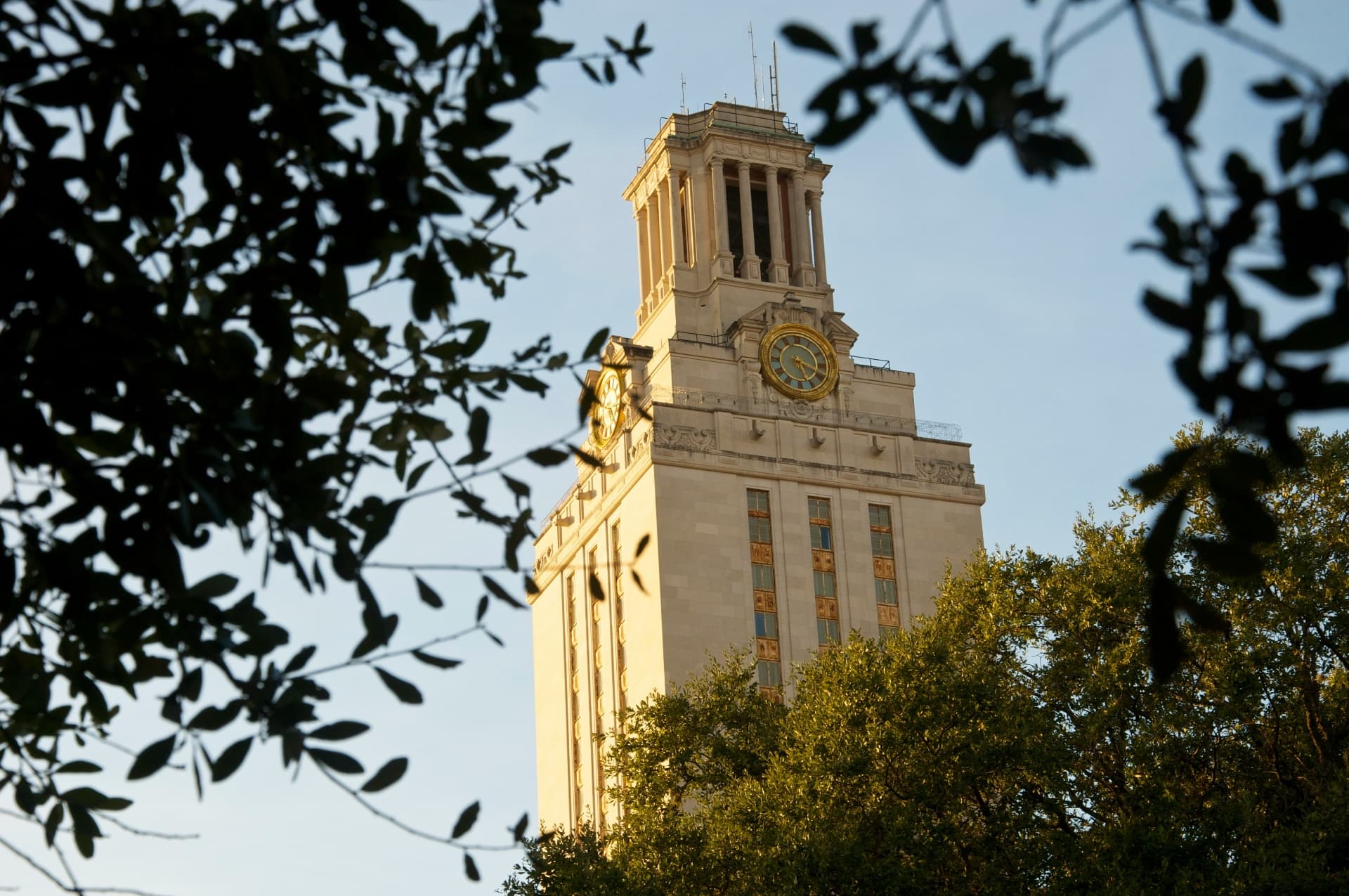 Off-Campus Apartments Near UT Austin