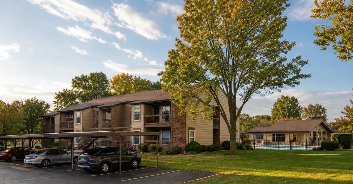 Is Whispering Hills Apartments Overland Park Pet Friendly? Amenities, Parking, and What's Nearby