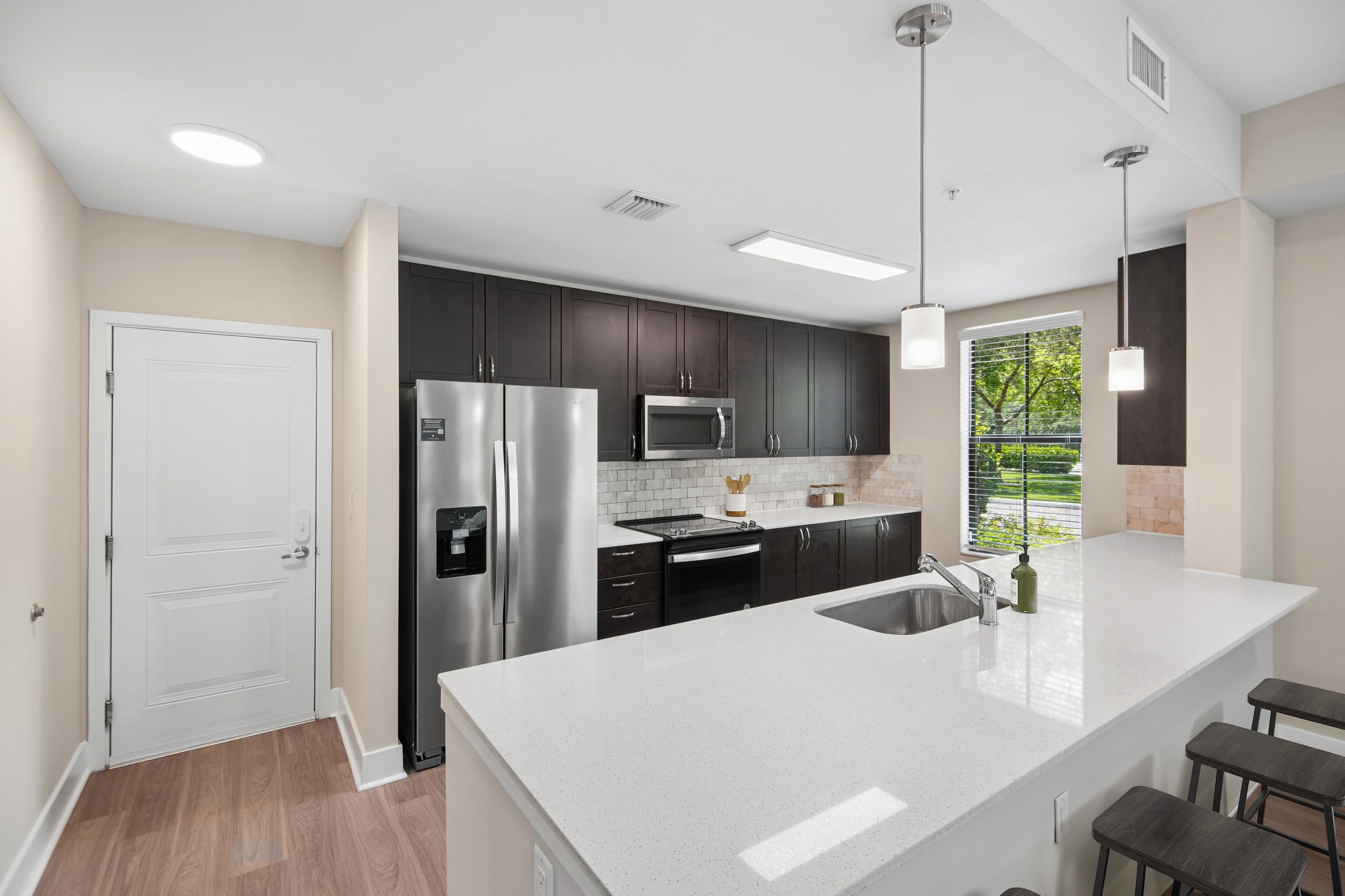 Avalon 850 Boca 1 of 32