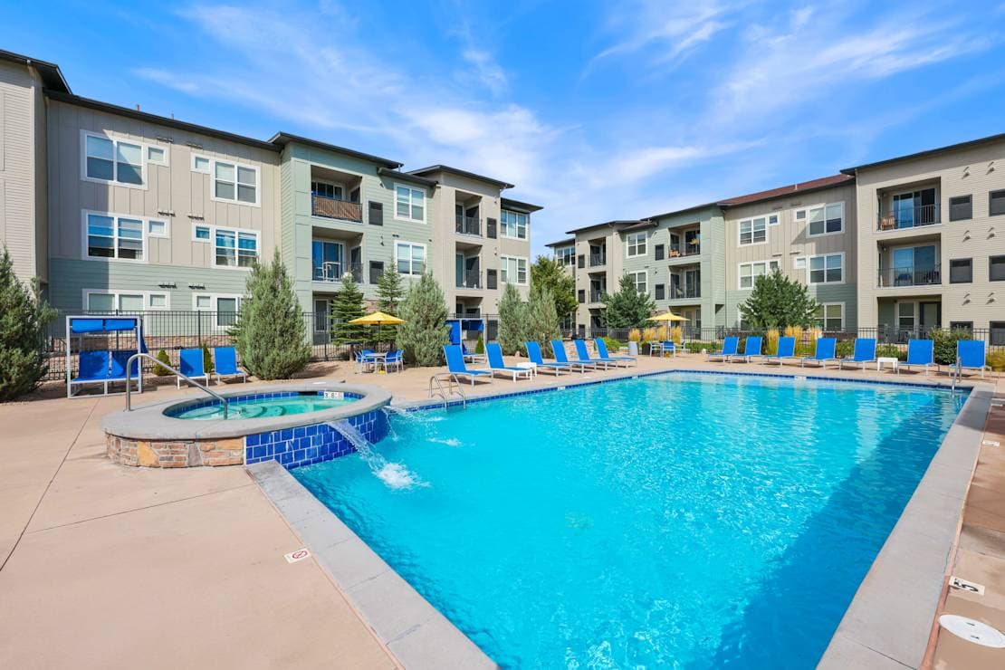 Westlink at Oak Station Apartments 1 of 5