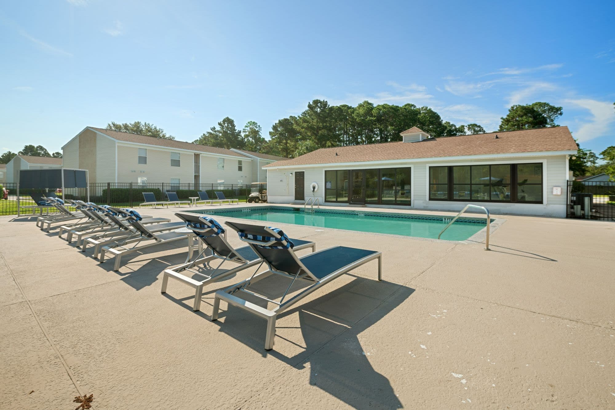 The Retreat at Hidden Bay Apartment Homes 1 of 8