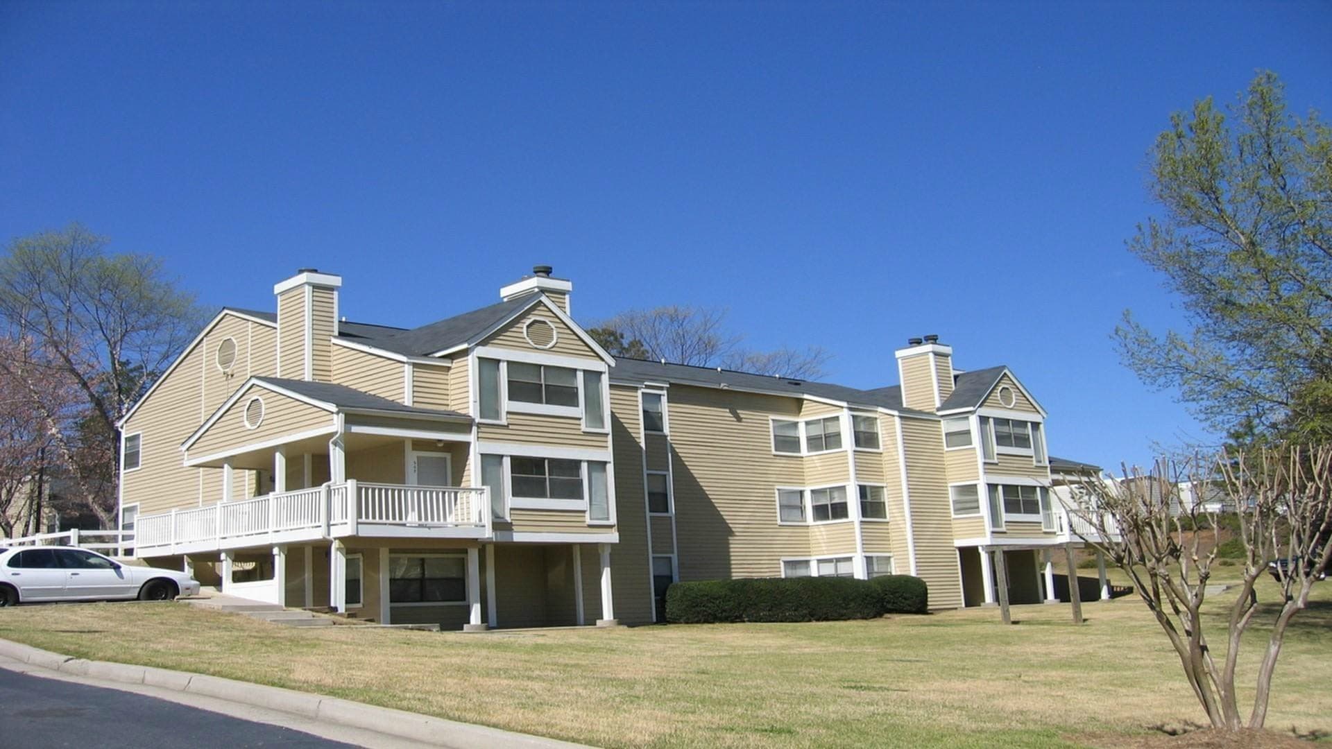 Grove at Stonebrook Apartments & Townhomes 1 of 2