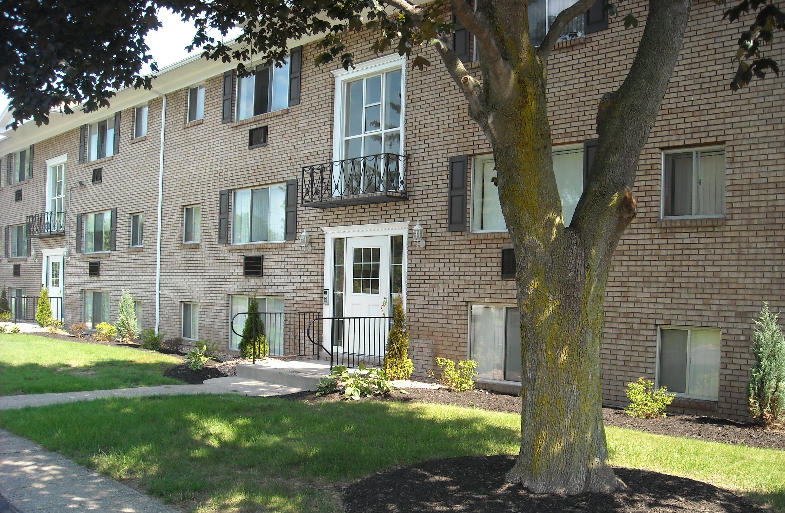 Pittsford Garden Apartments 1 of 2