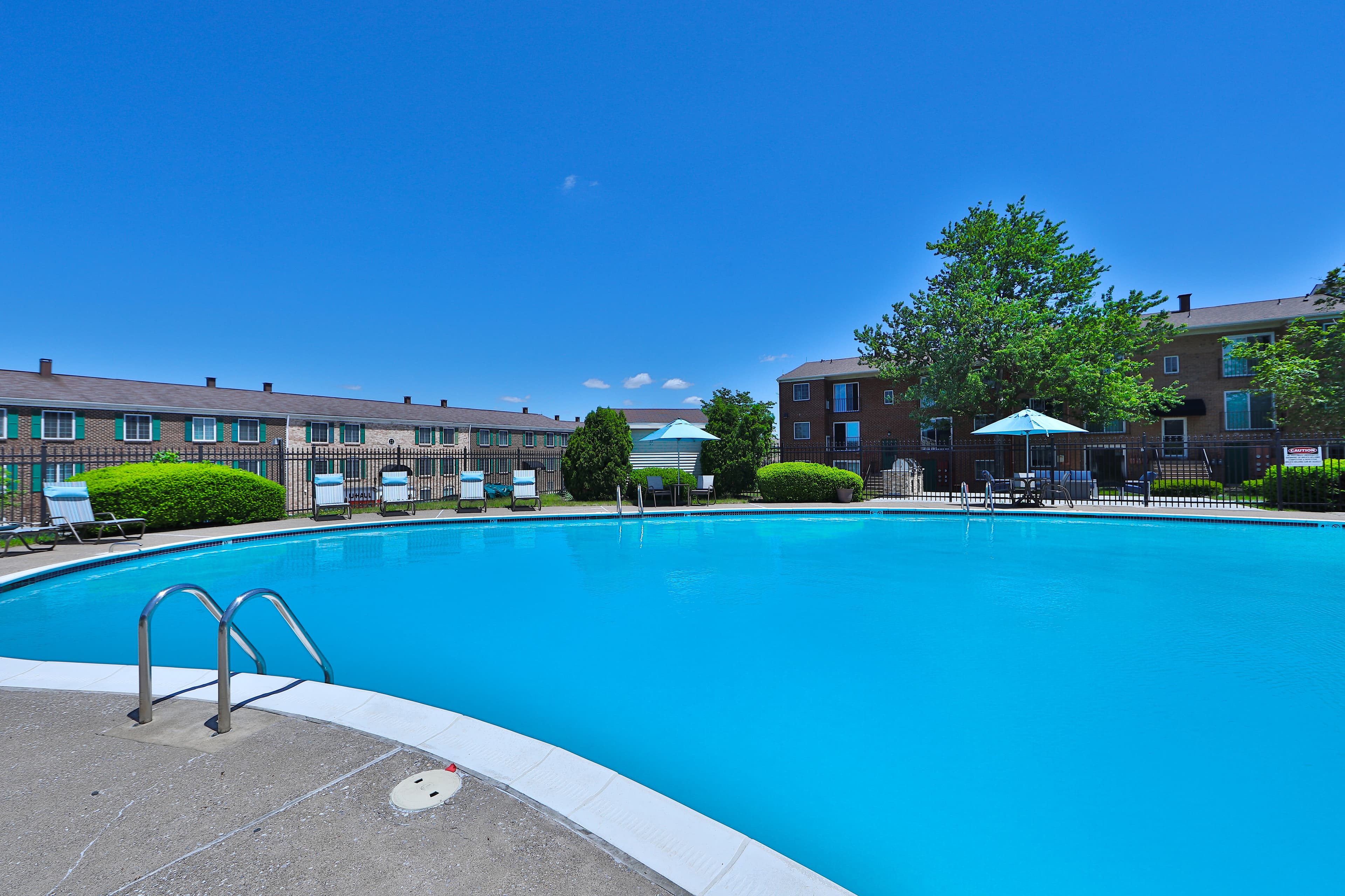 Eagle's Crest Apartments 1 of 2