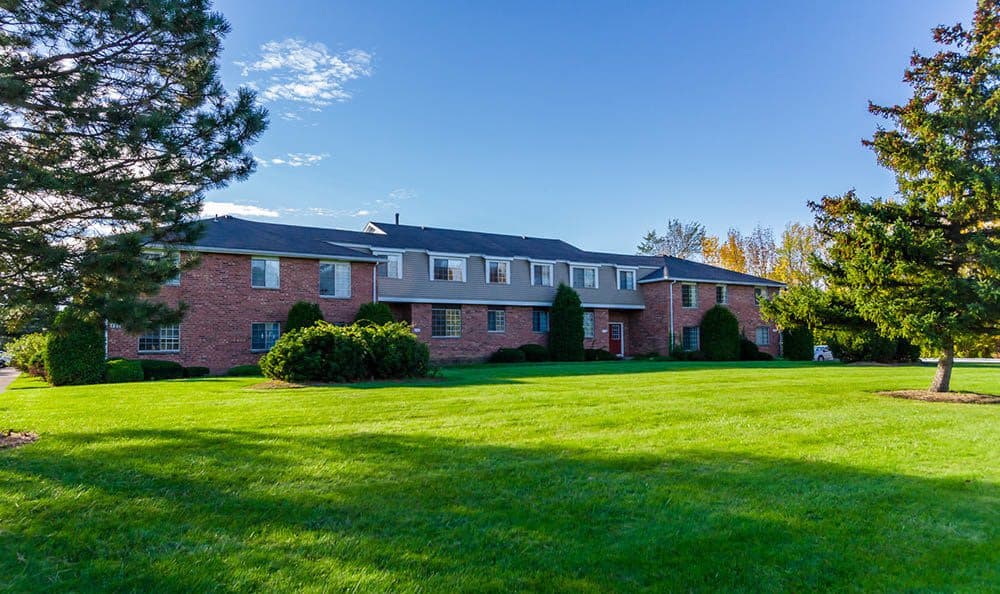 Waverlywood Apartments and Townhomes 1 of 2