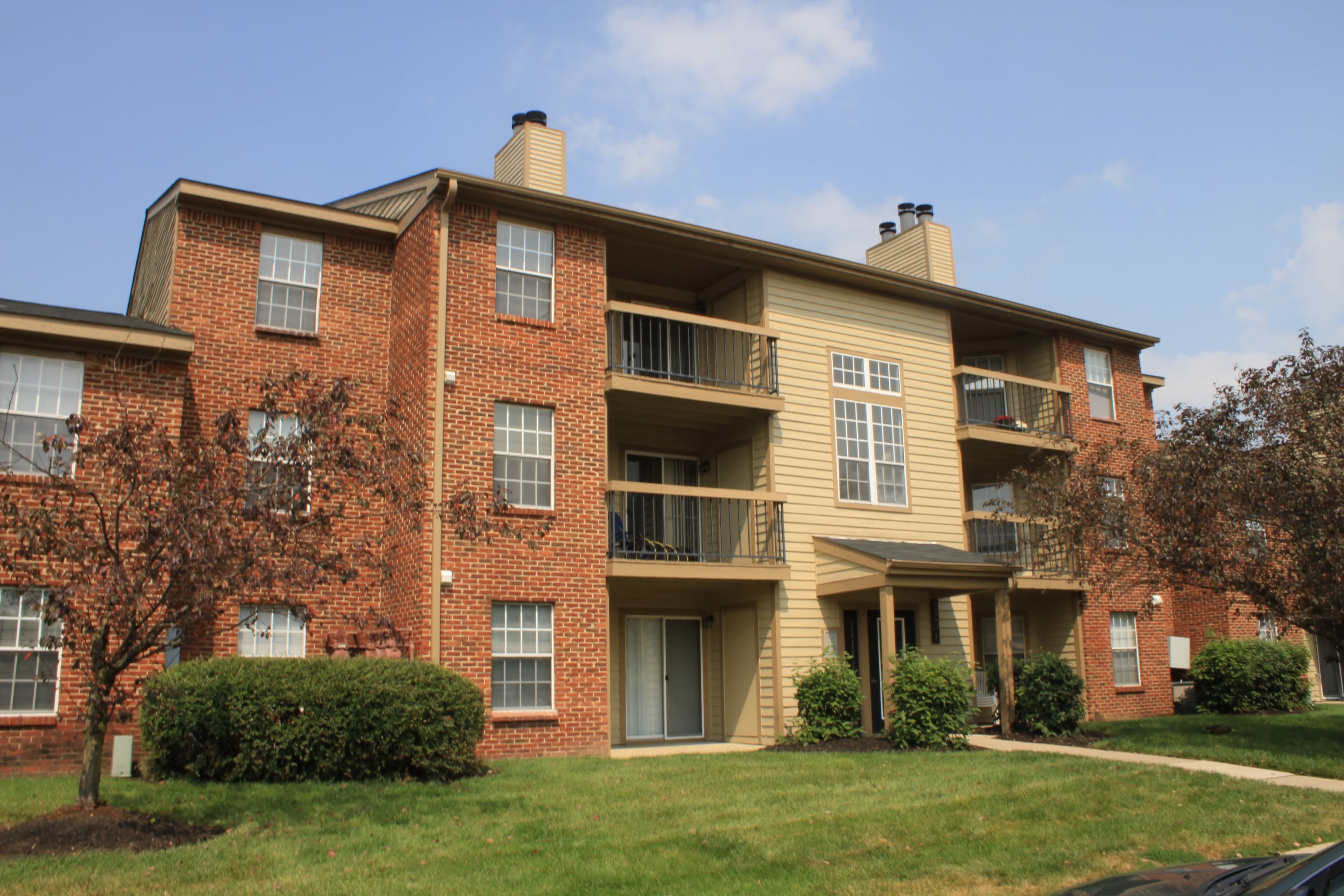 Hidden Lakes Apartment Homes 1 of 2