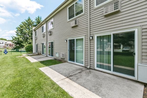 Lincoln Park Apartments & Townhomes 1 of 2