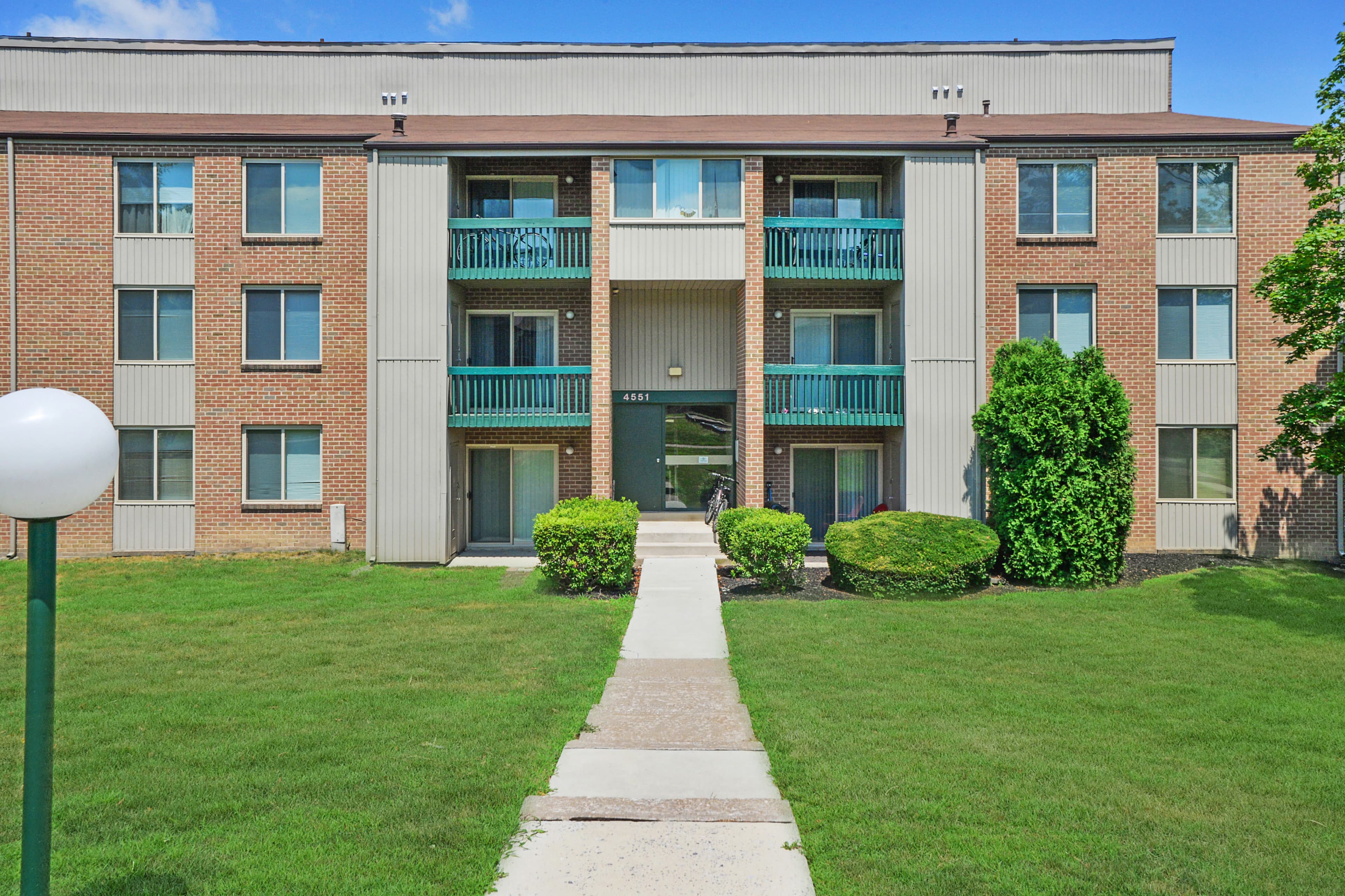Lakewood Hills Apartments & Townhomes 1 of 2