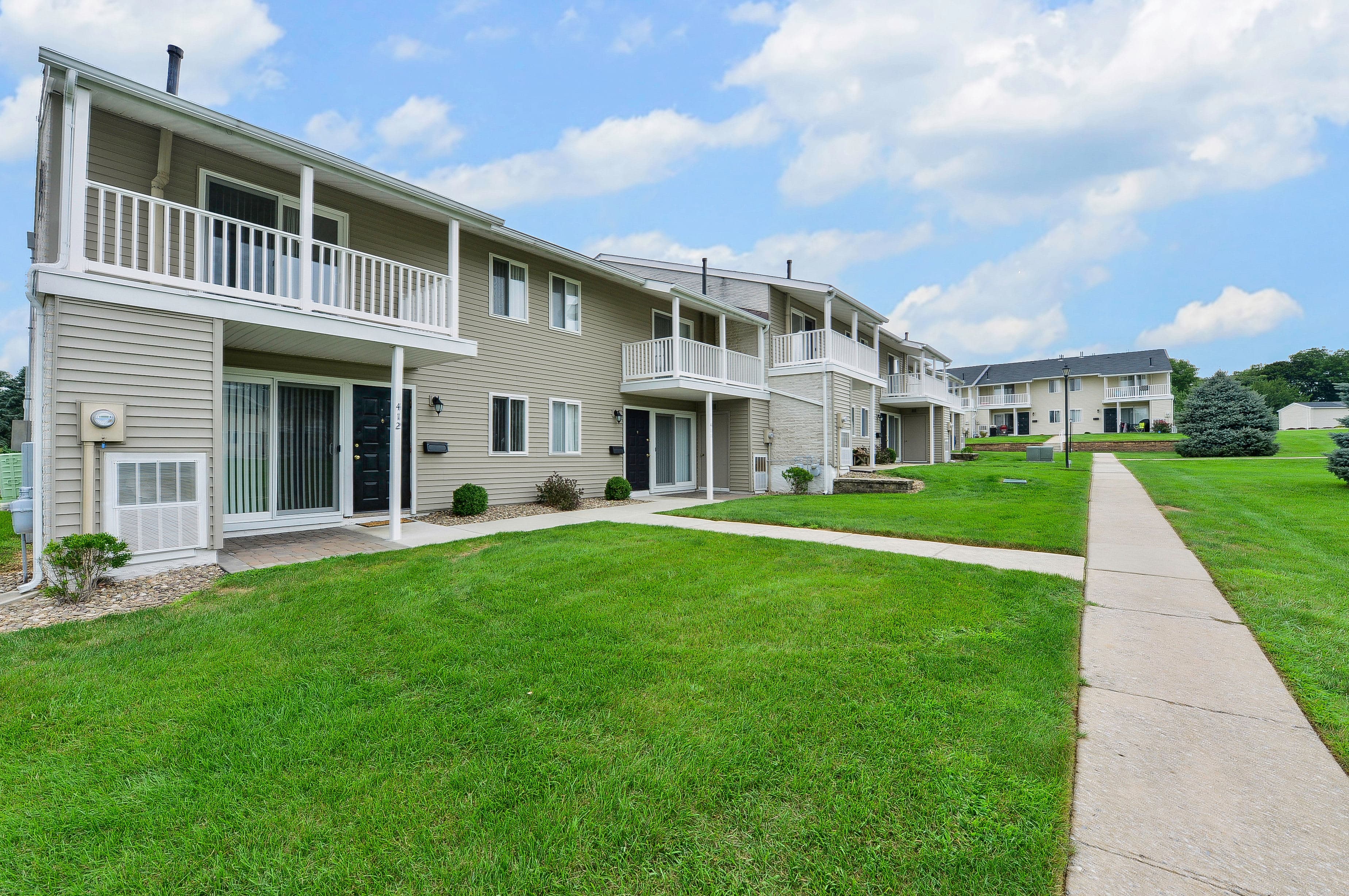 Greentree Village Townhomes 1 of 2
