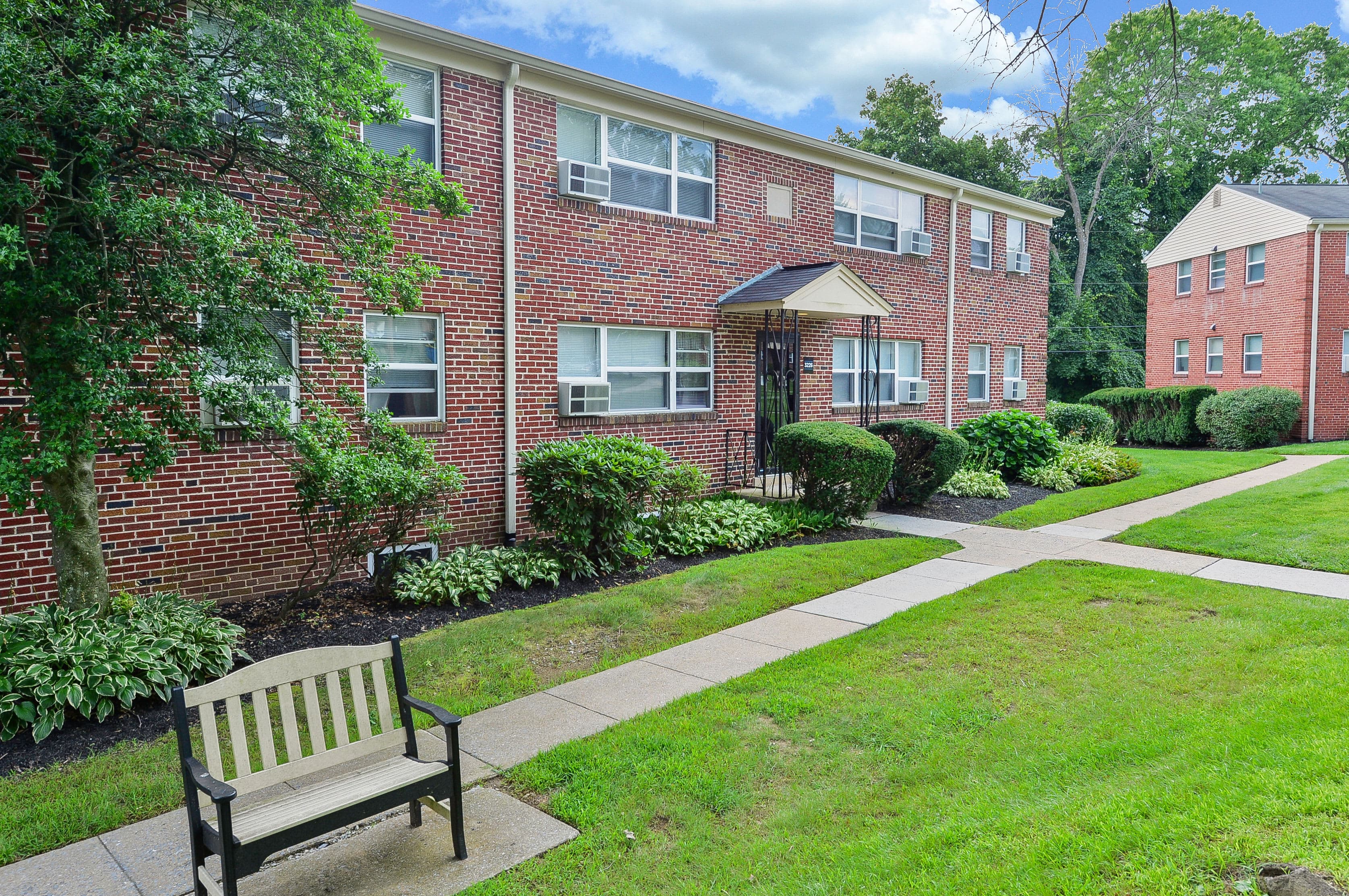 Wedgewood Hills Apartment Homes 1 of 2