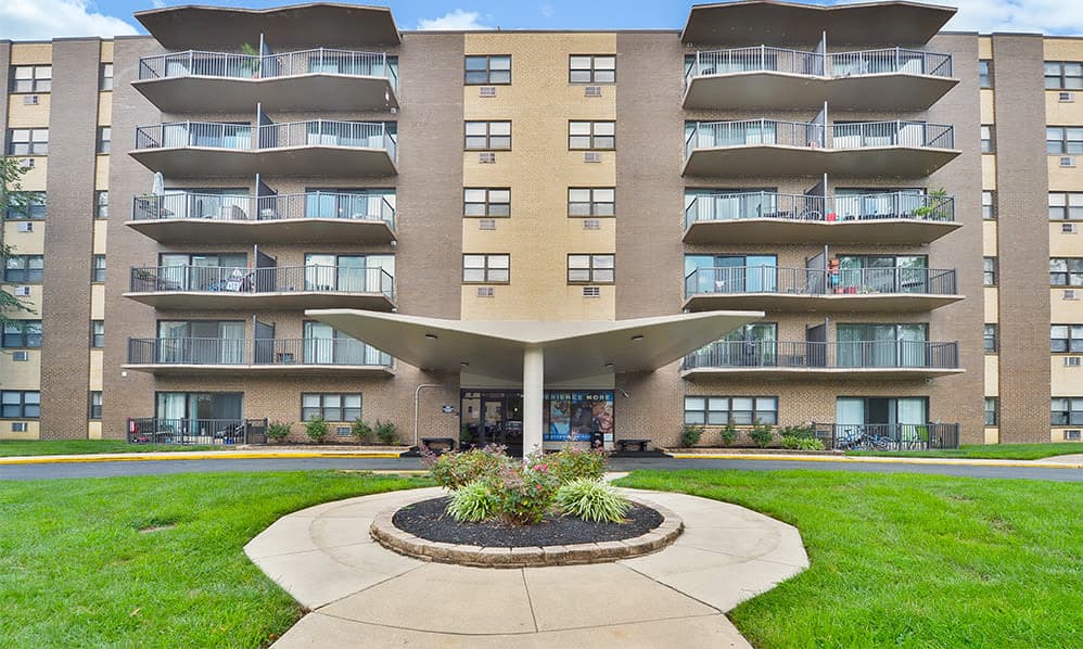 The Colonials Apartment Homes 1 of 2