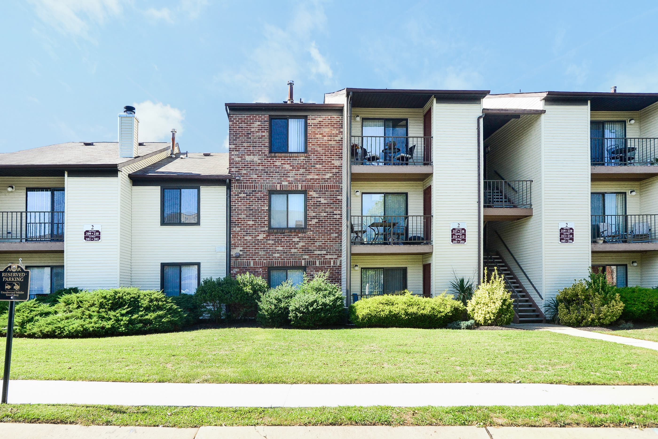 Cranbury Crossing Apartment Homes 1 of 2
