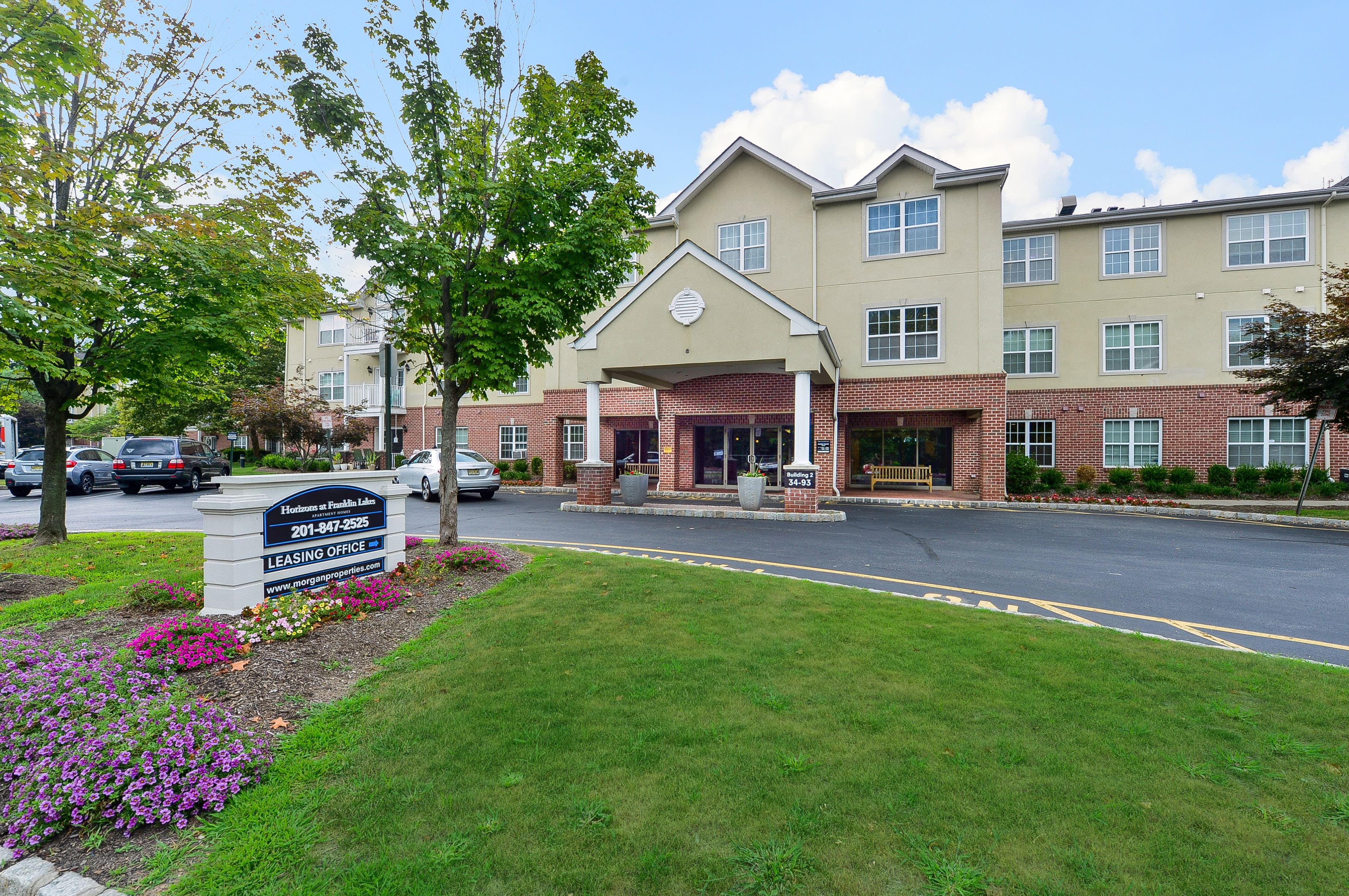Horizons at Franklin Lakes Apartment Homes 1 of 2