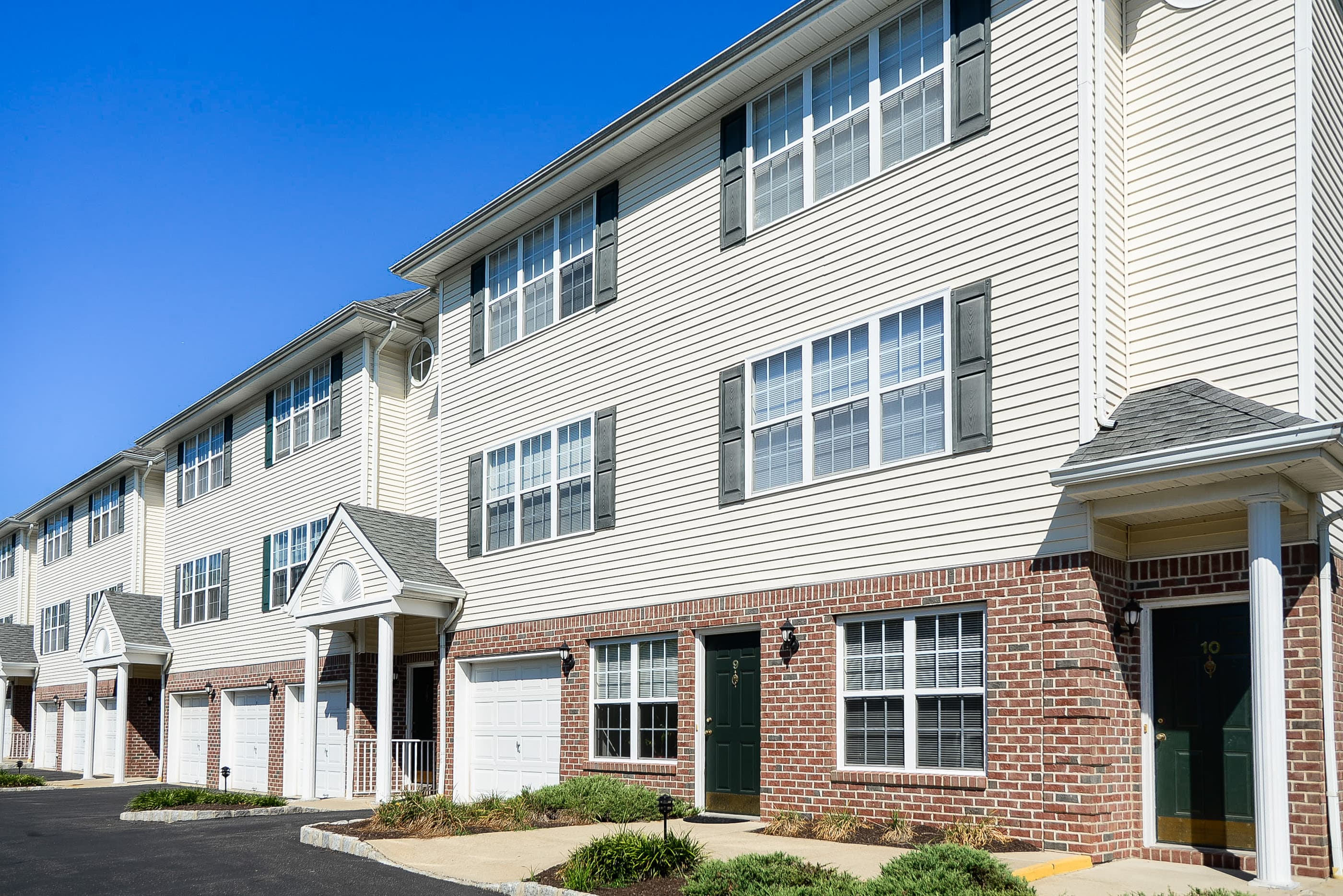 Mews at Annandale Townhomes 1 of 2