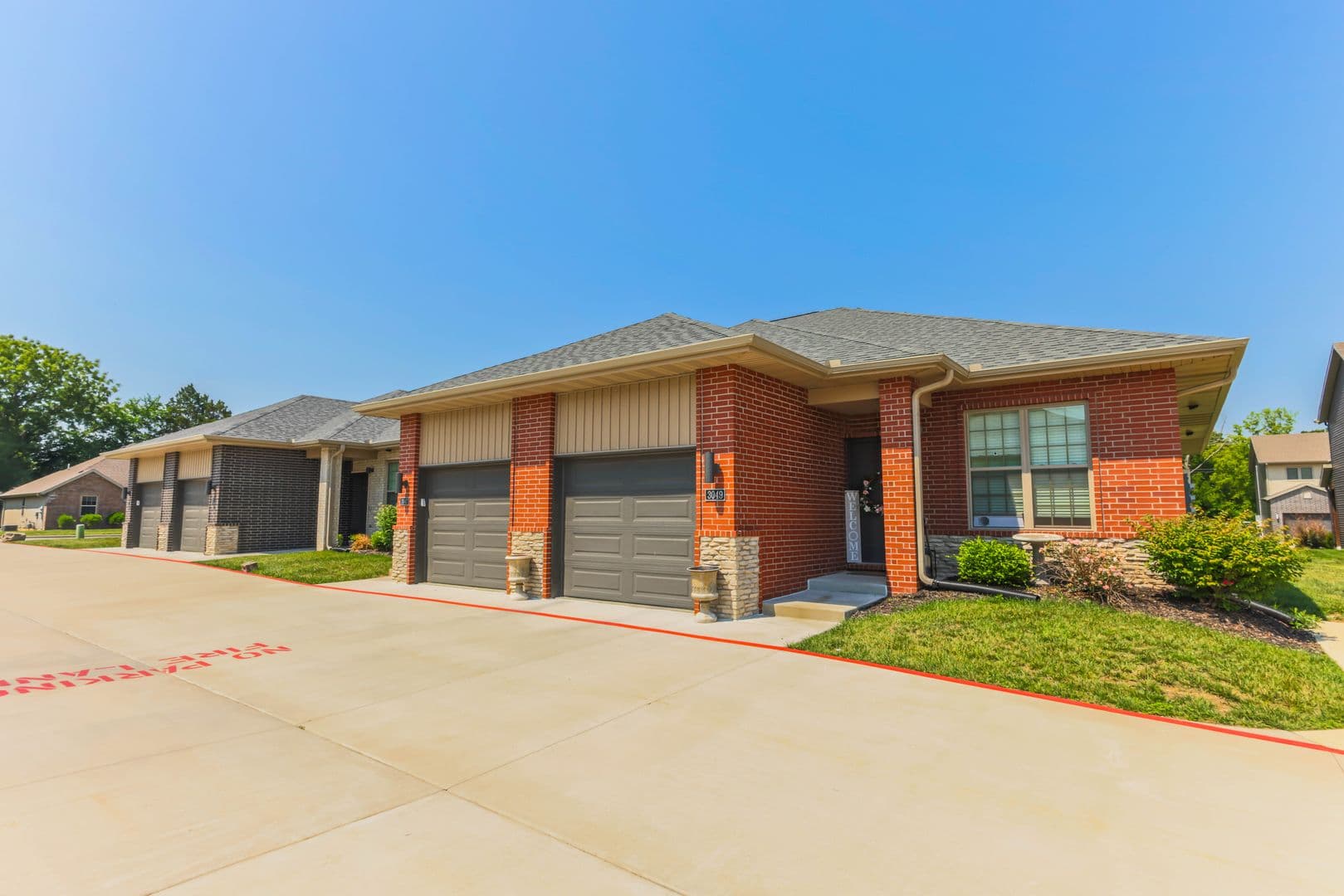 NEW LUXURY 2 BED 2 BATH 1 CAR GARAGE DUPLEX 1 of 20