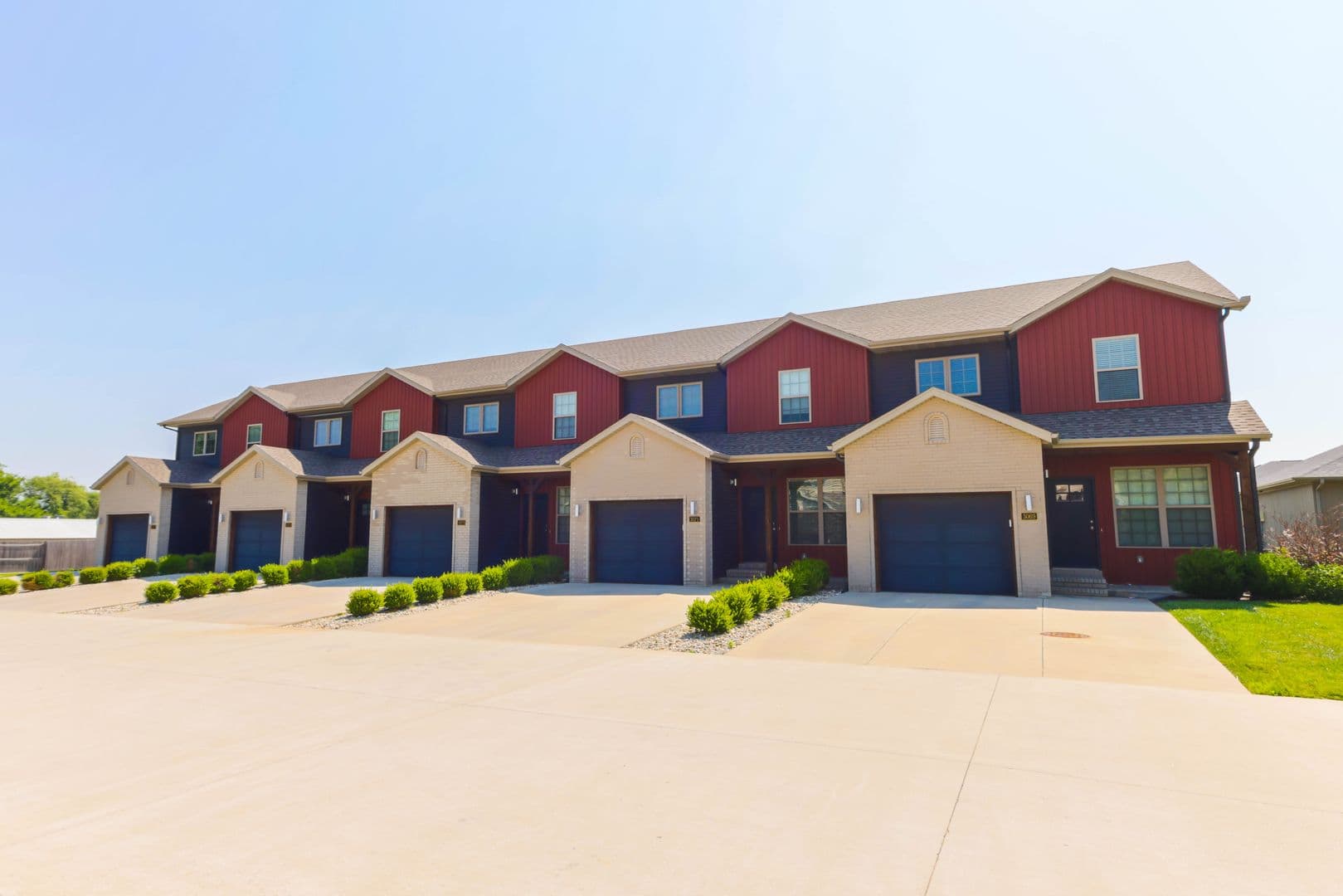 NEW LUXURY TOWNHOUSE in the sought-after Southwest area of Springfield, available now! 1 of 21