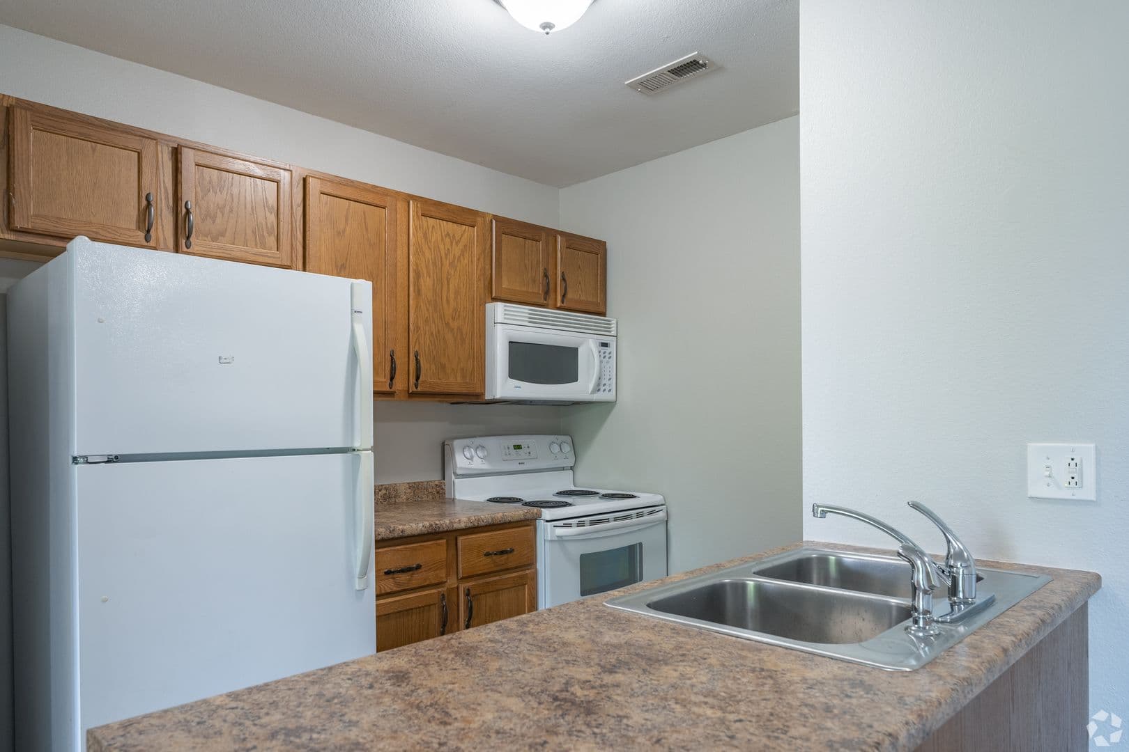MOARG Arbor Ridge Apartments 1 of 7